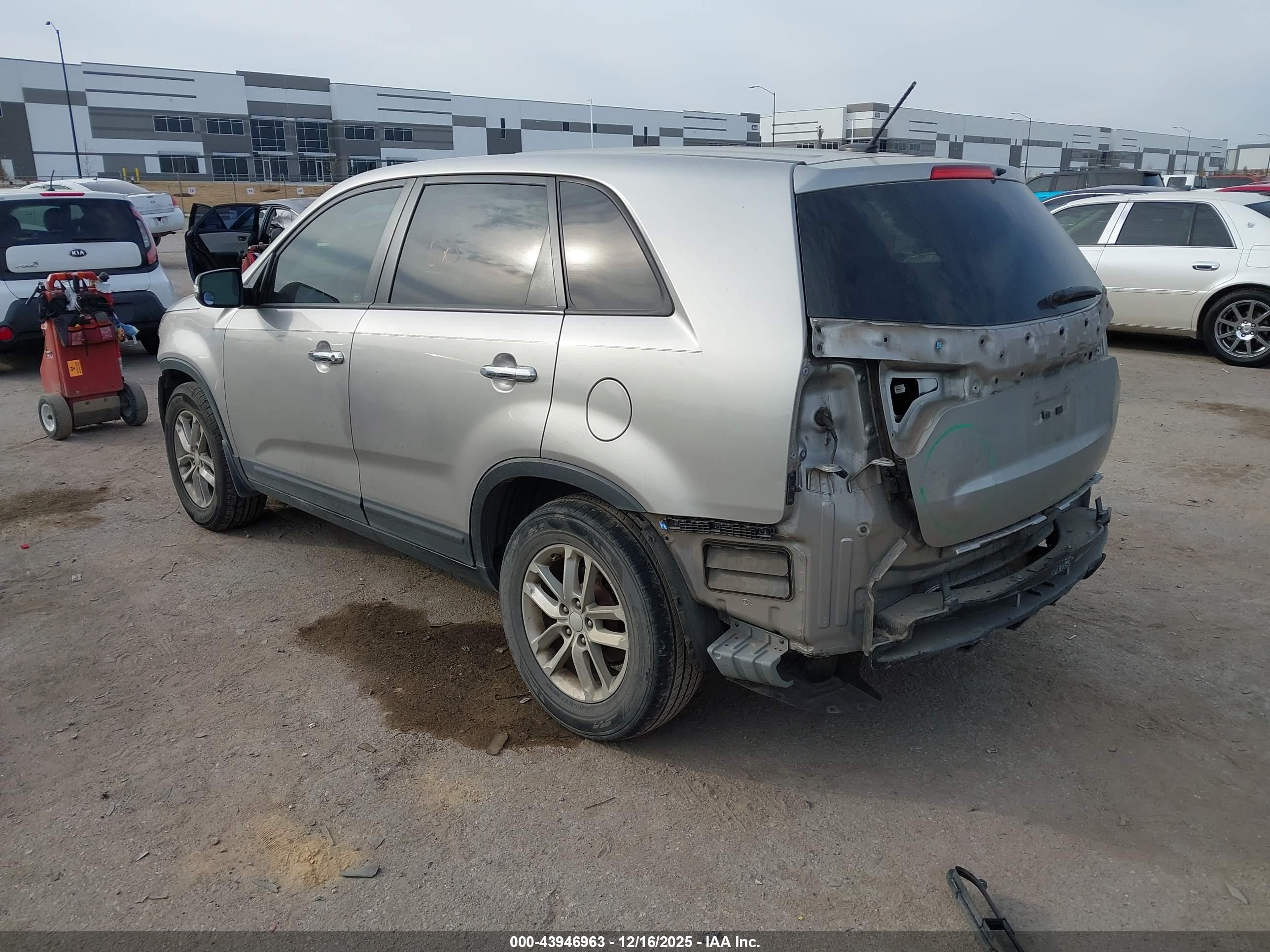 KIA SORENTO image 3