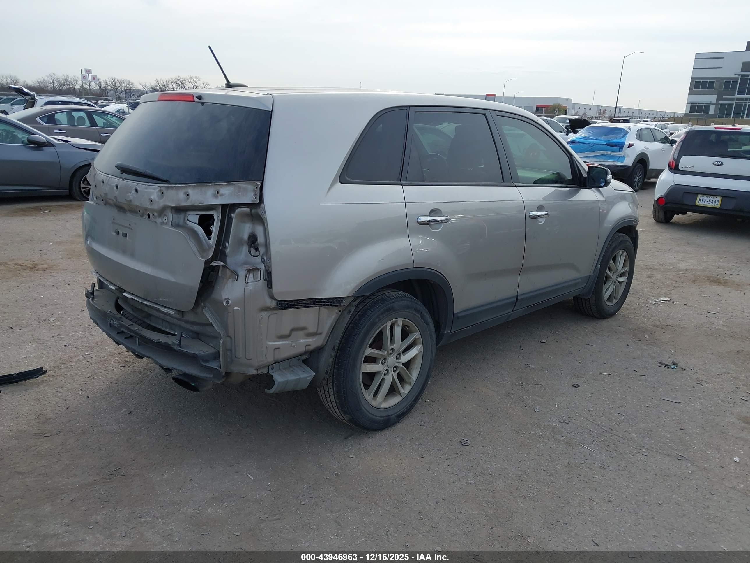 KIA SORENTO image 4