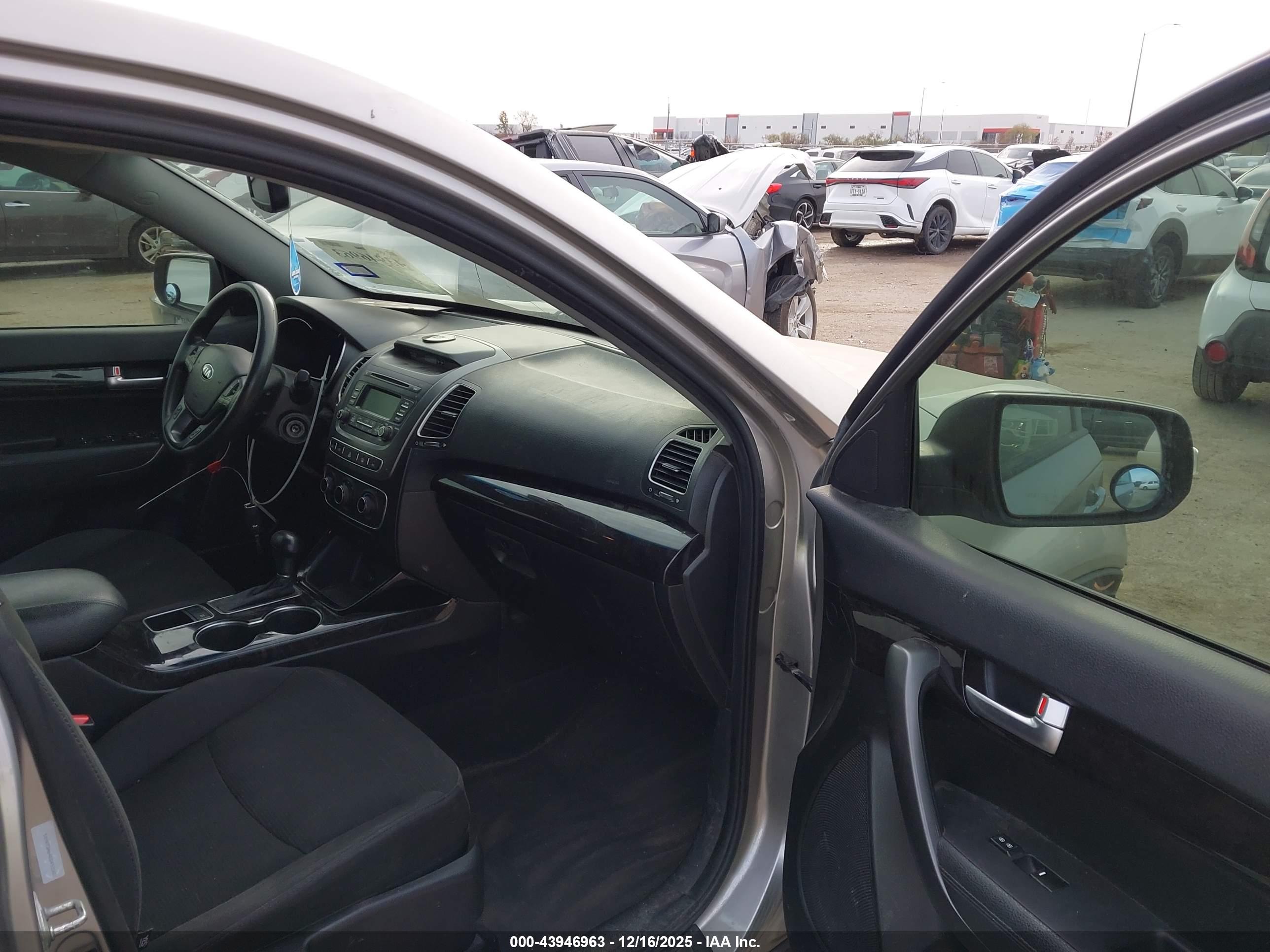 KIA SORENTO image 5
