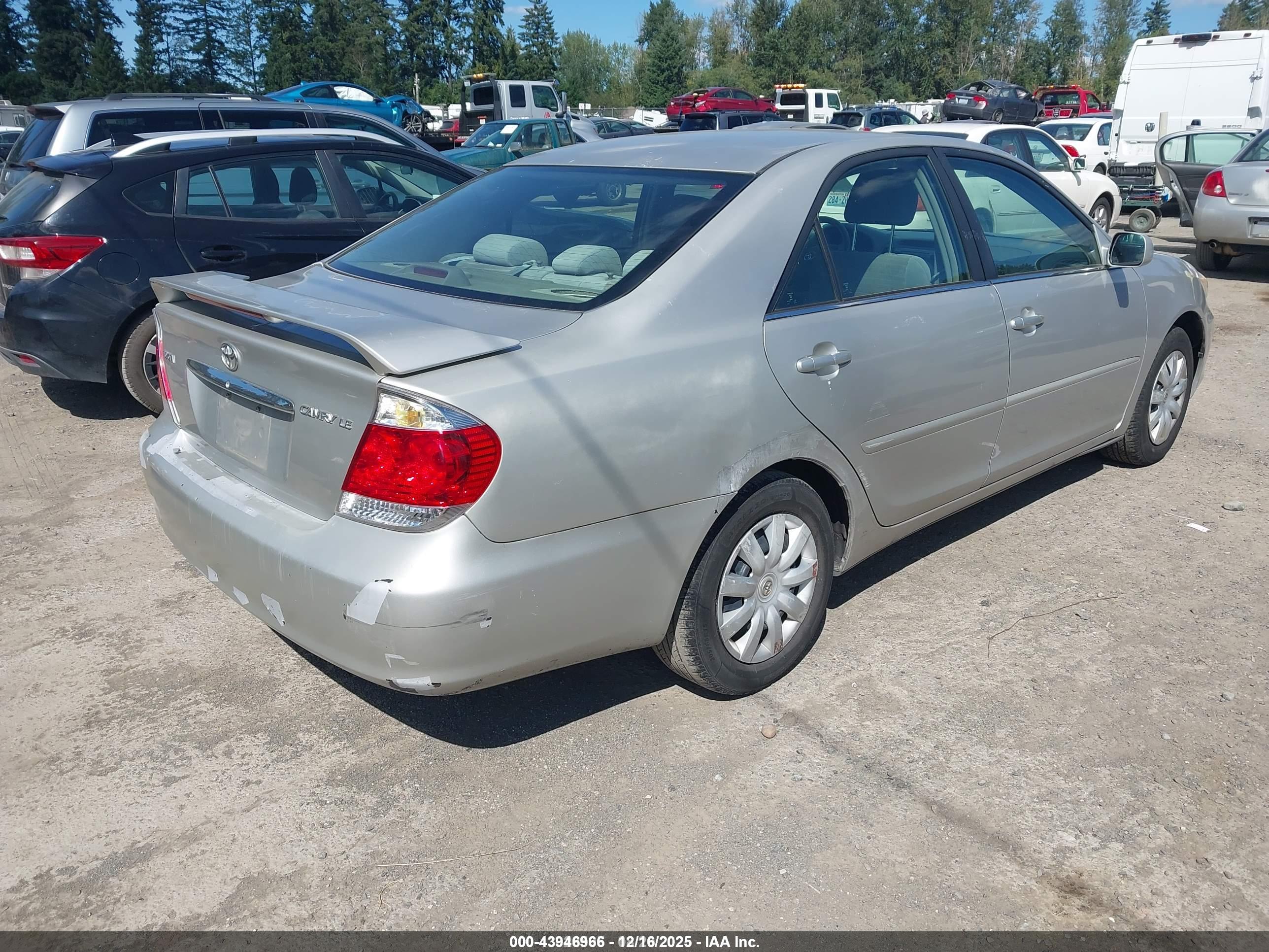 TOYOTA CAMRY image 4