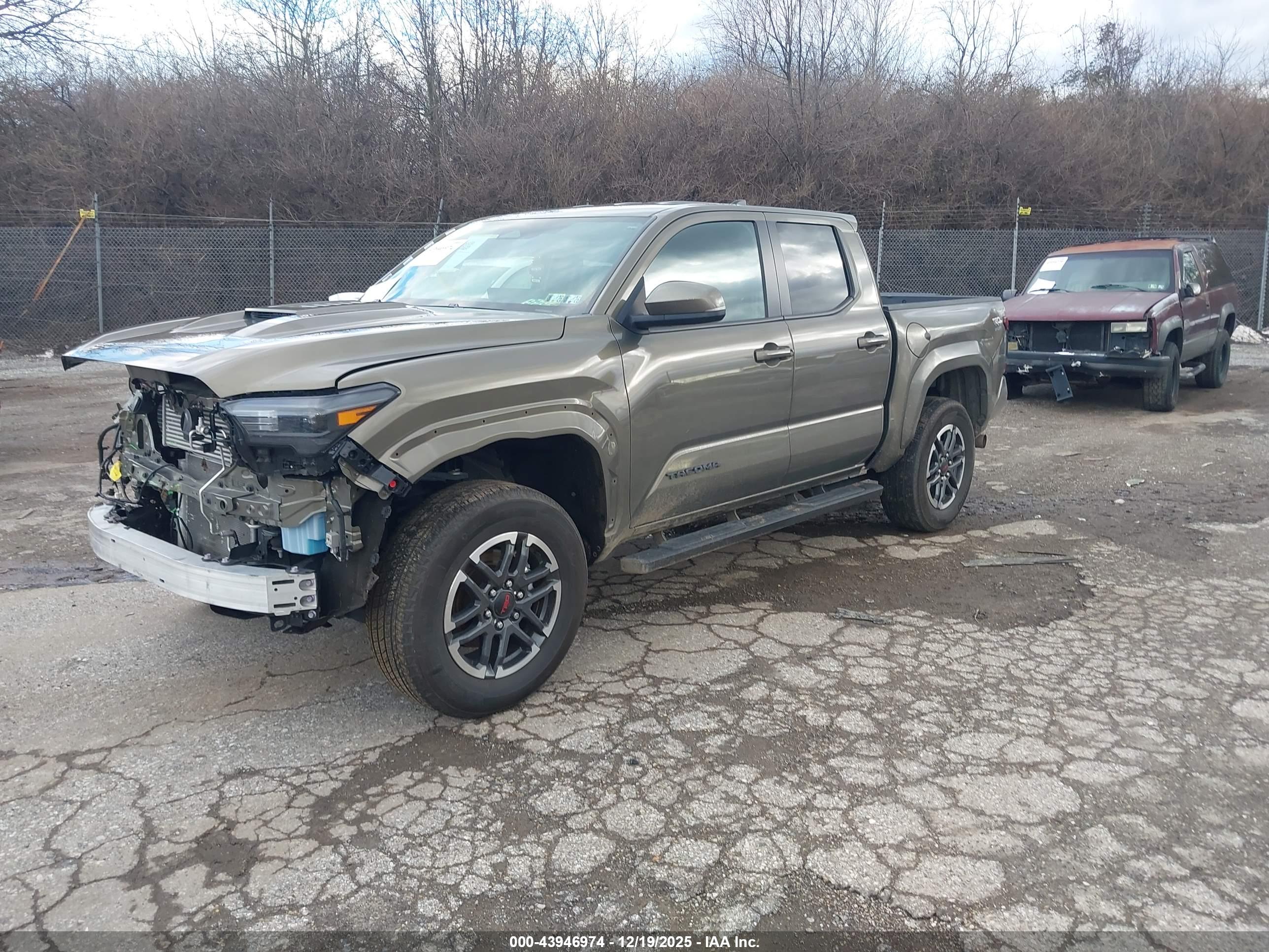 TOYOTA TACOMA image 2