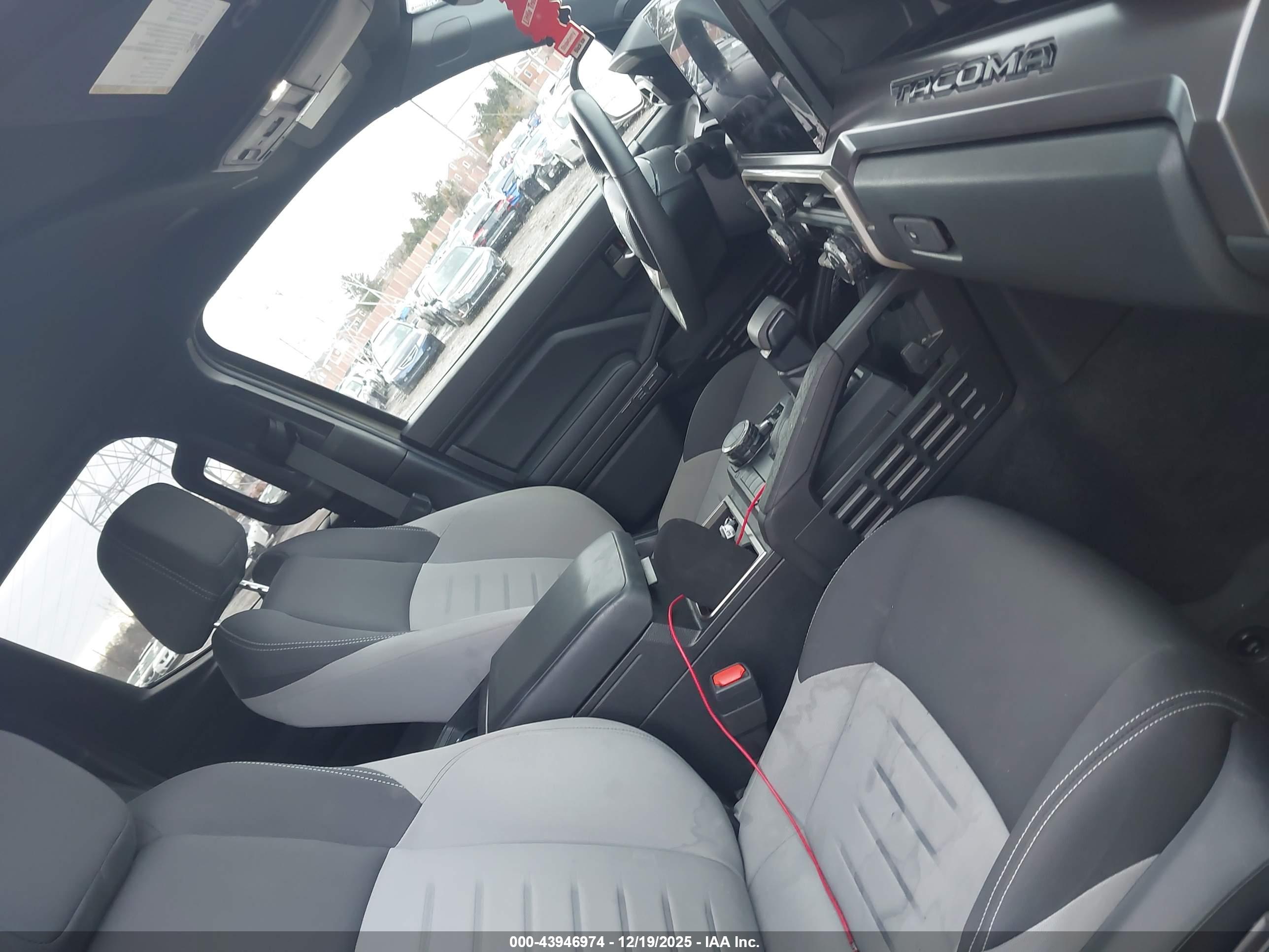 TOYOTA TACOMA image 5