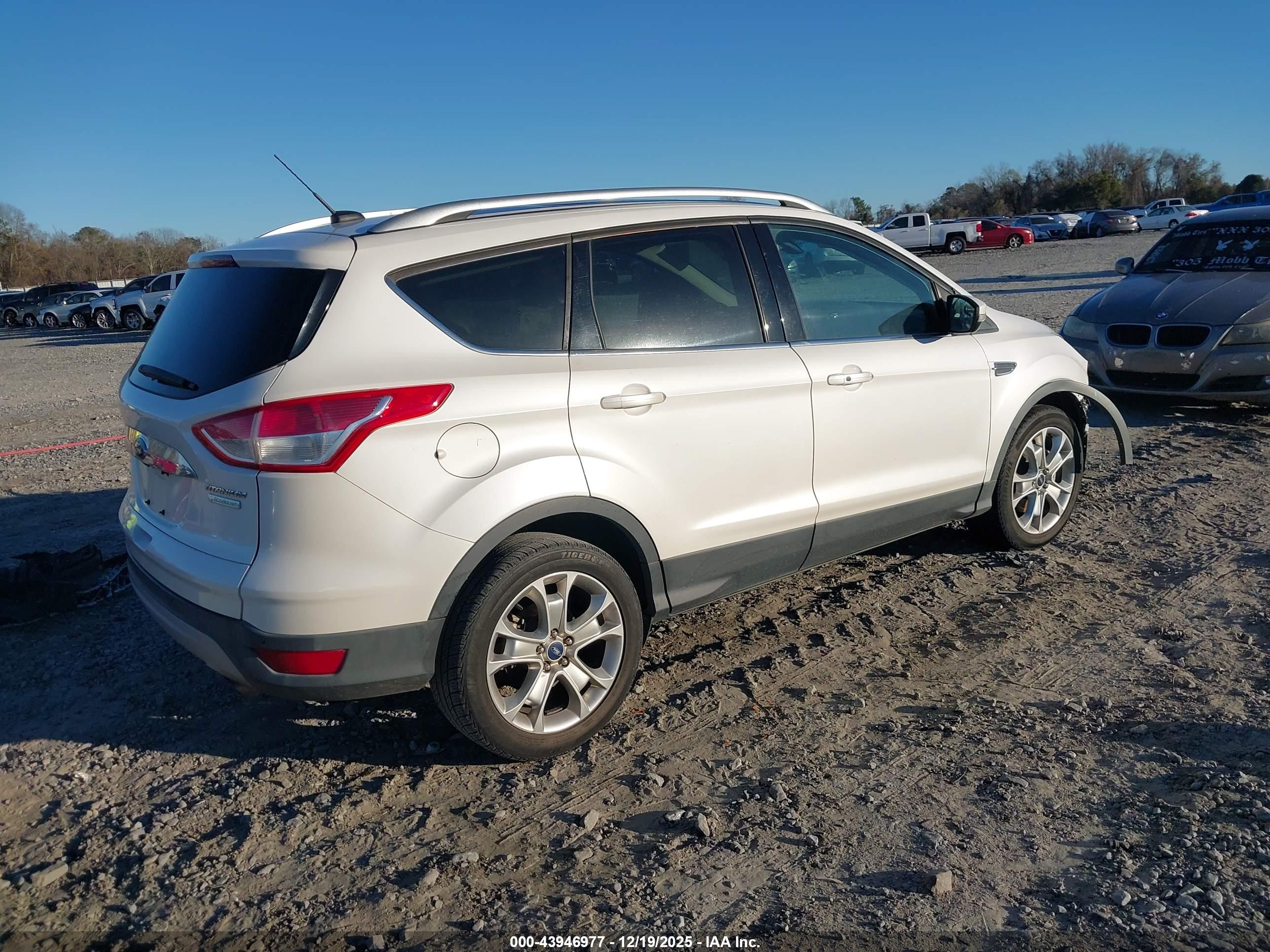 FORD ESCAPE image 4
