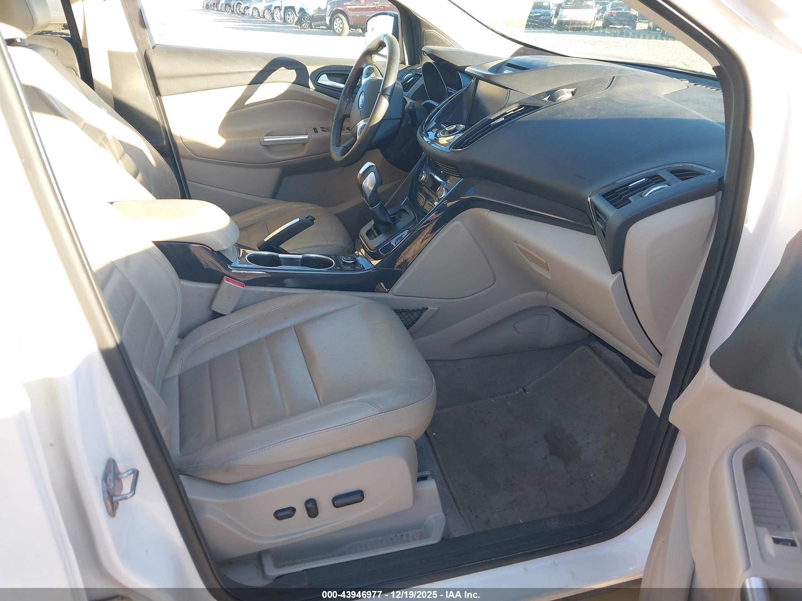 FORD ESCAPE image 5
