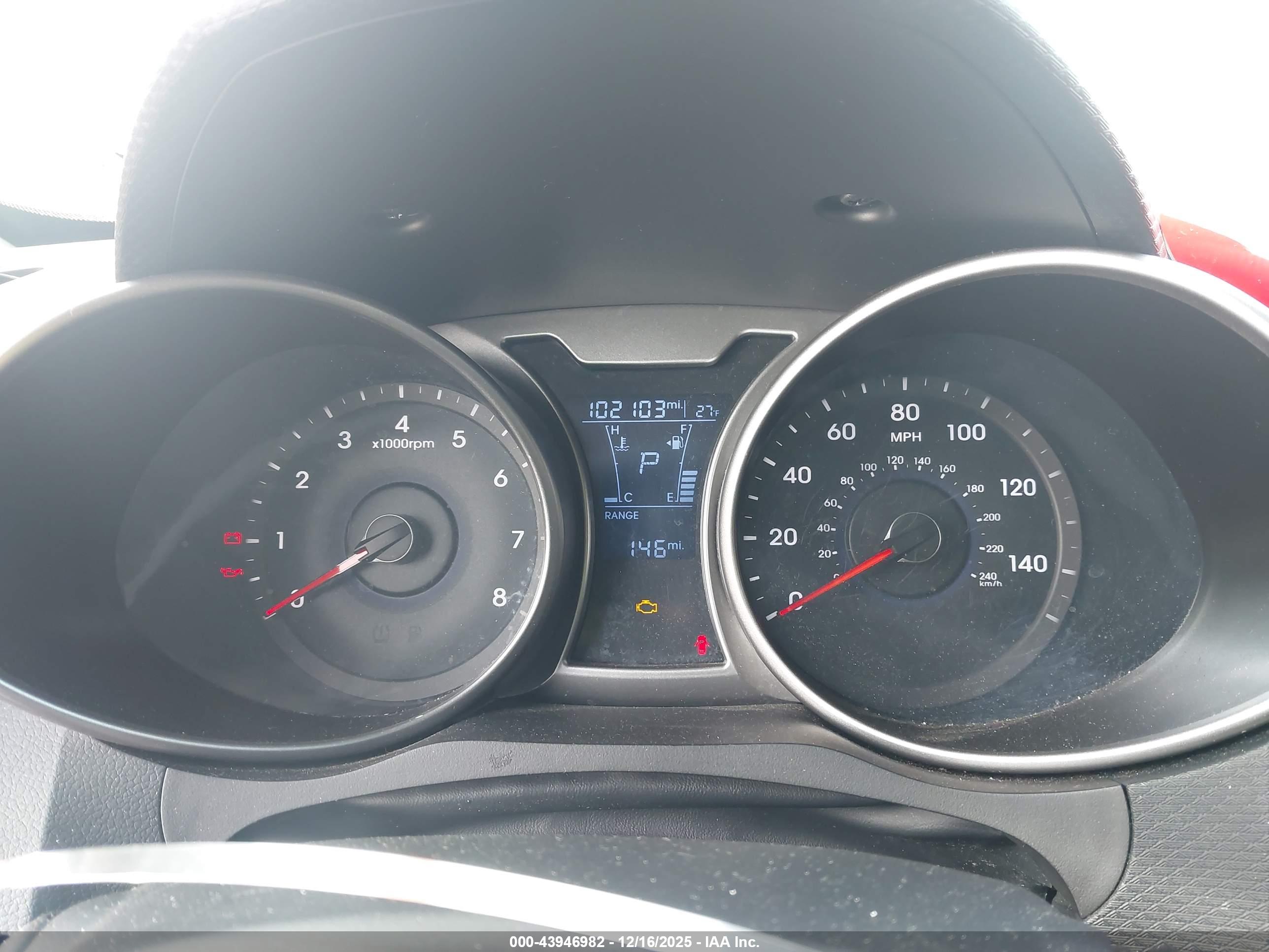 HYUNDAI VELOSTER image 7