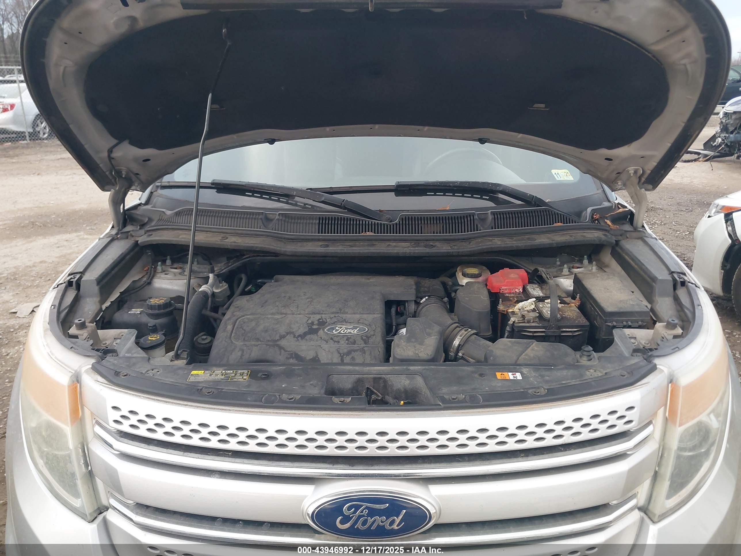 FORD EXPLORER image 10