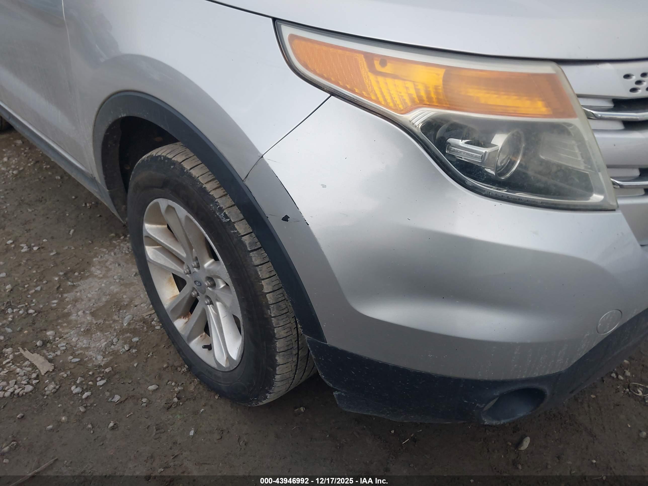 FORD EXPLORER image 6