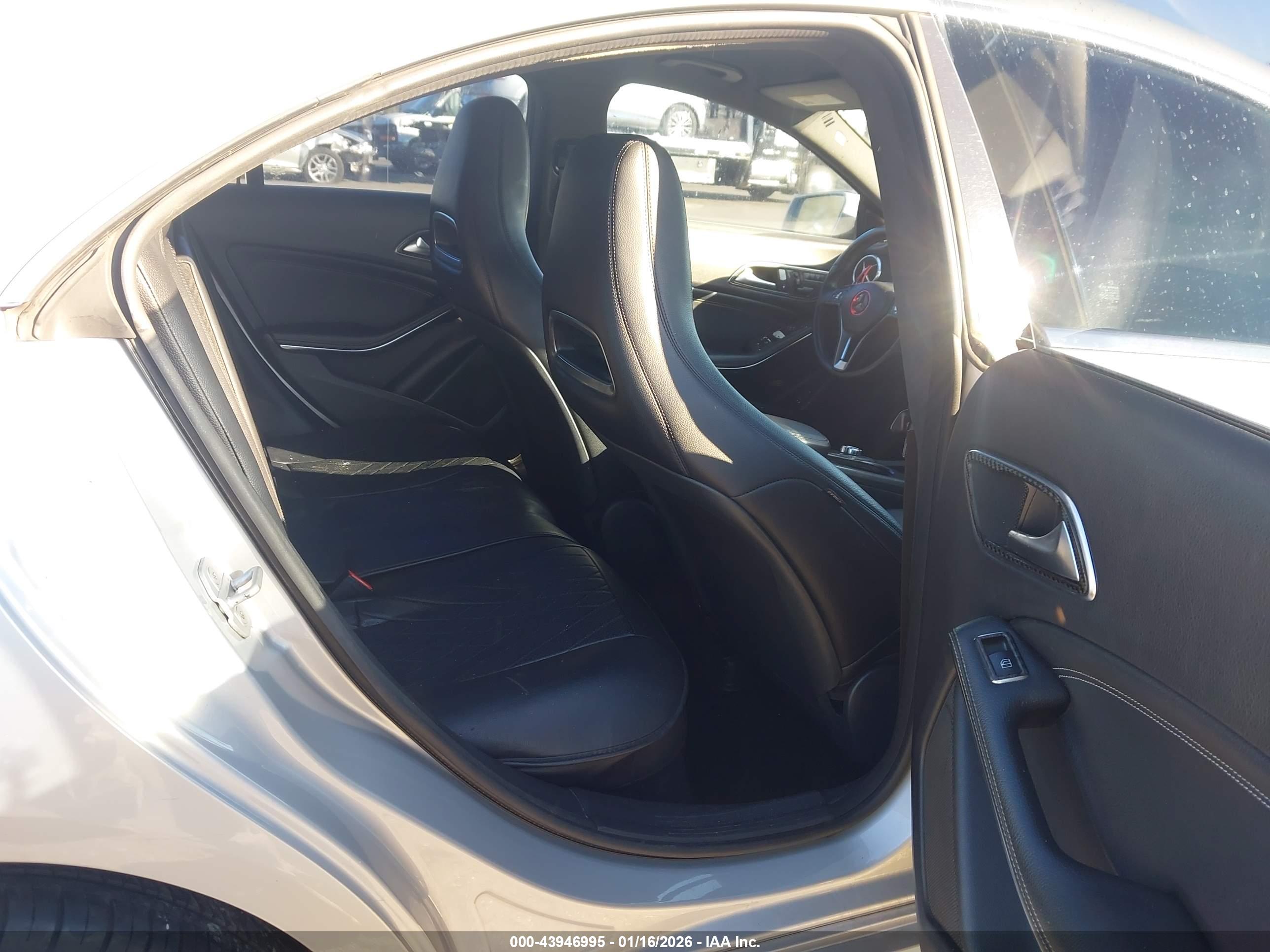 MERCEDES-BENZ CLA image 8