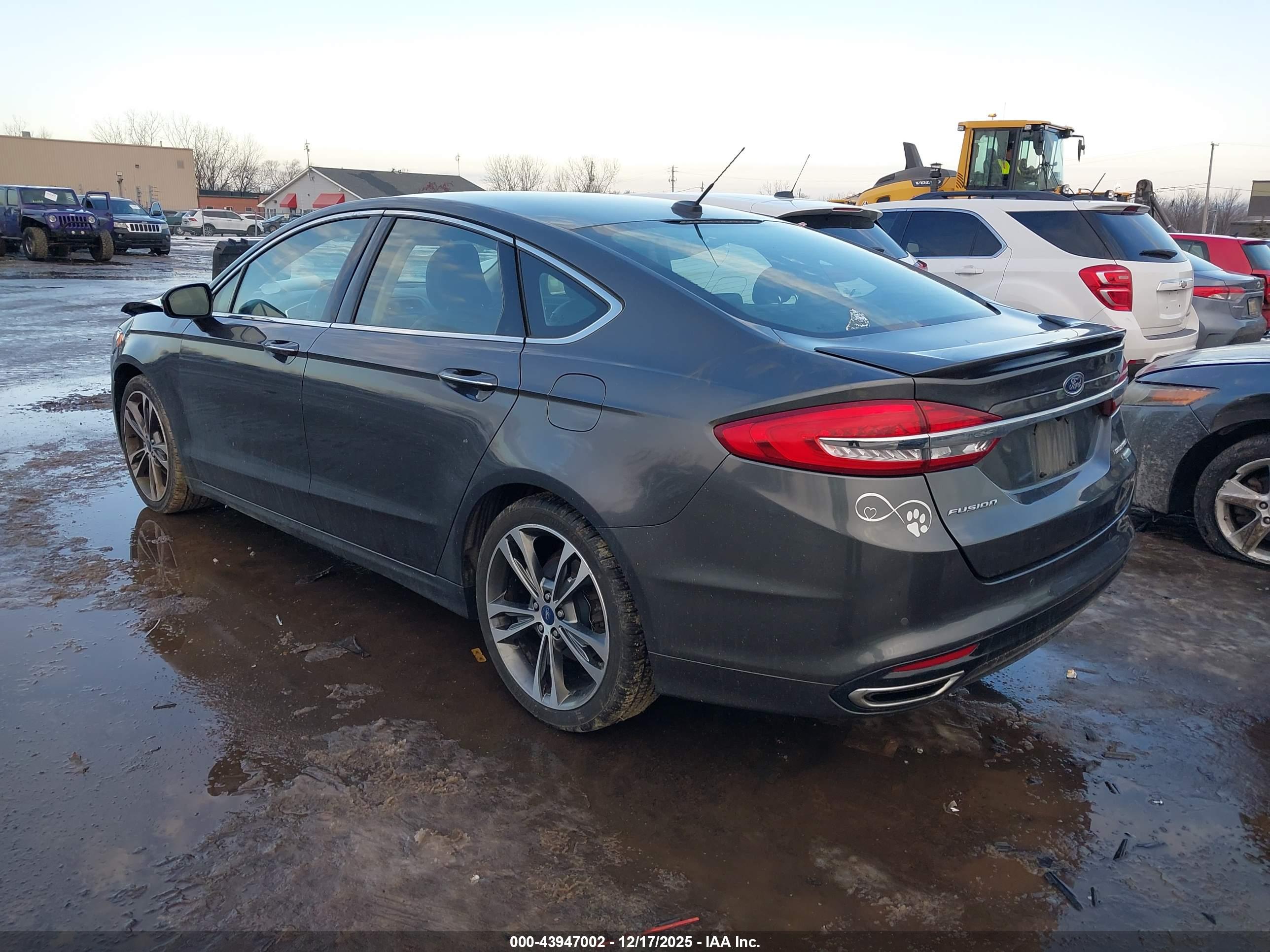 FORD FUSION image 3