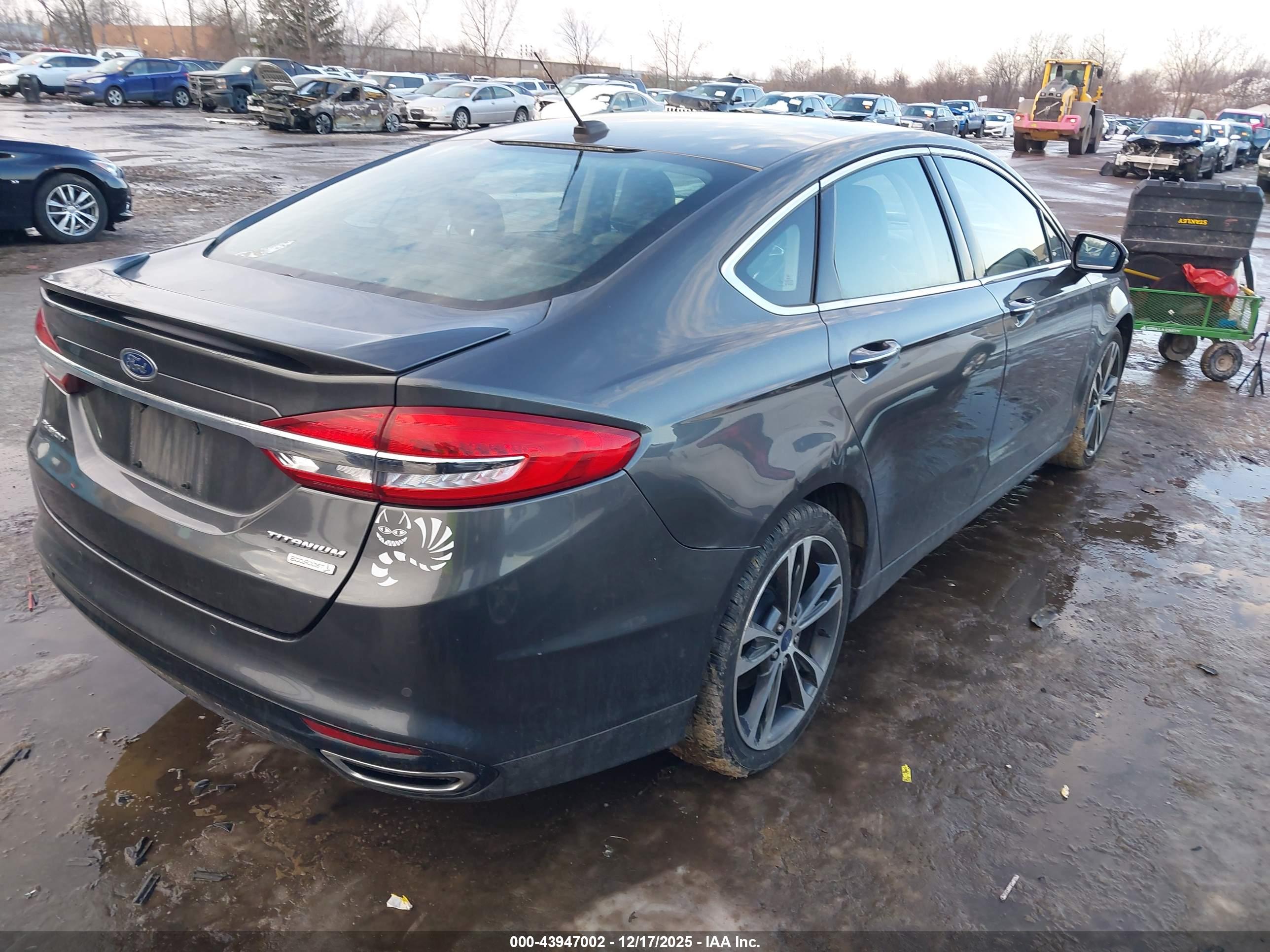 FORD FUSION image 4
