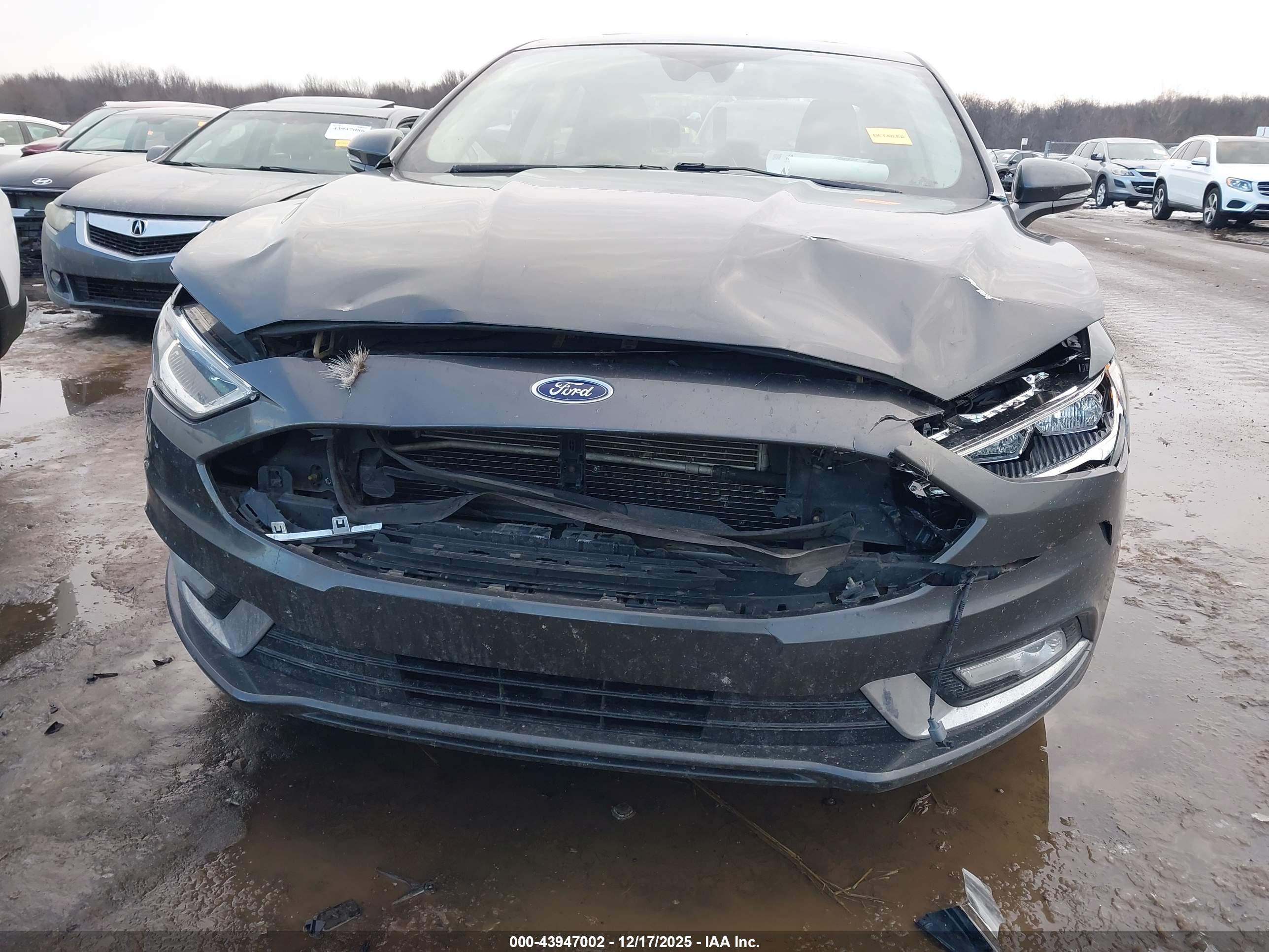 FORD FUSION image 6