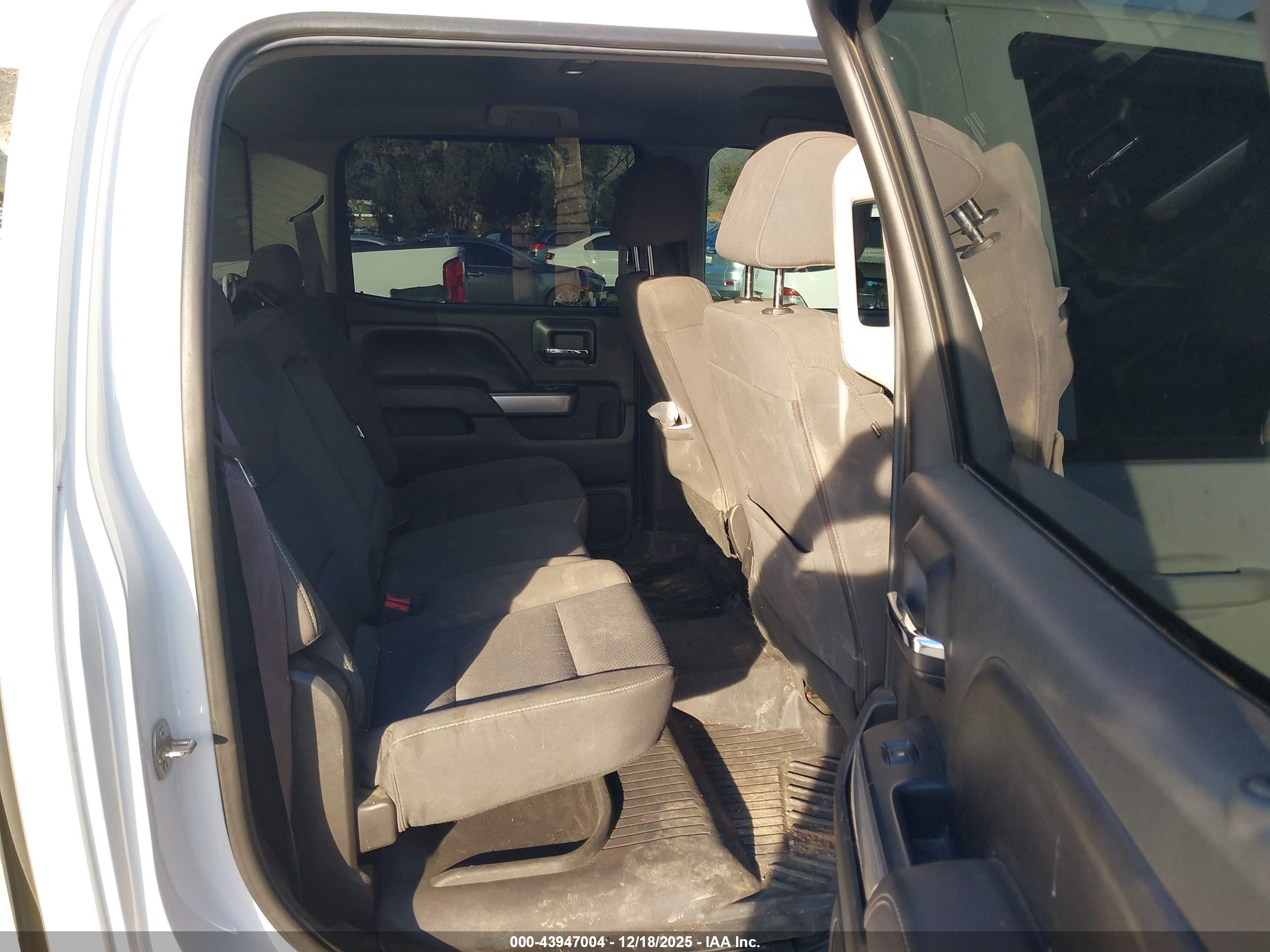 CHEVROLET SILVERADO image 8