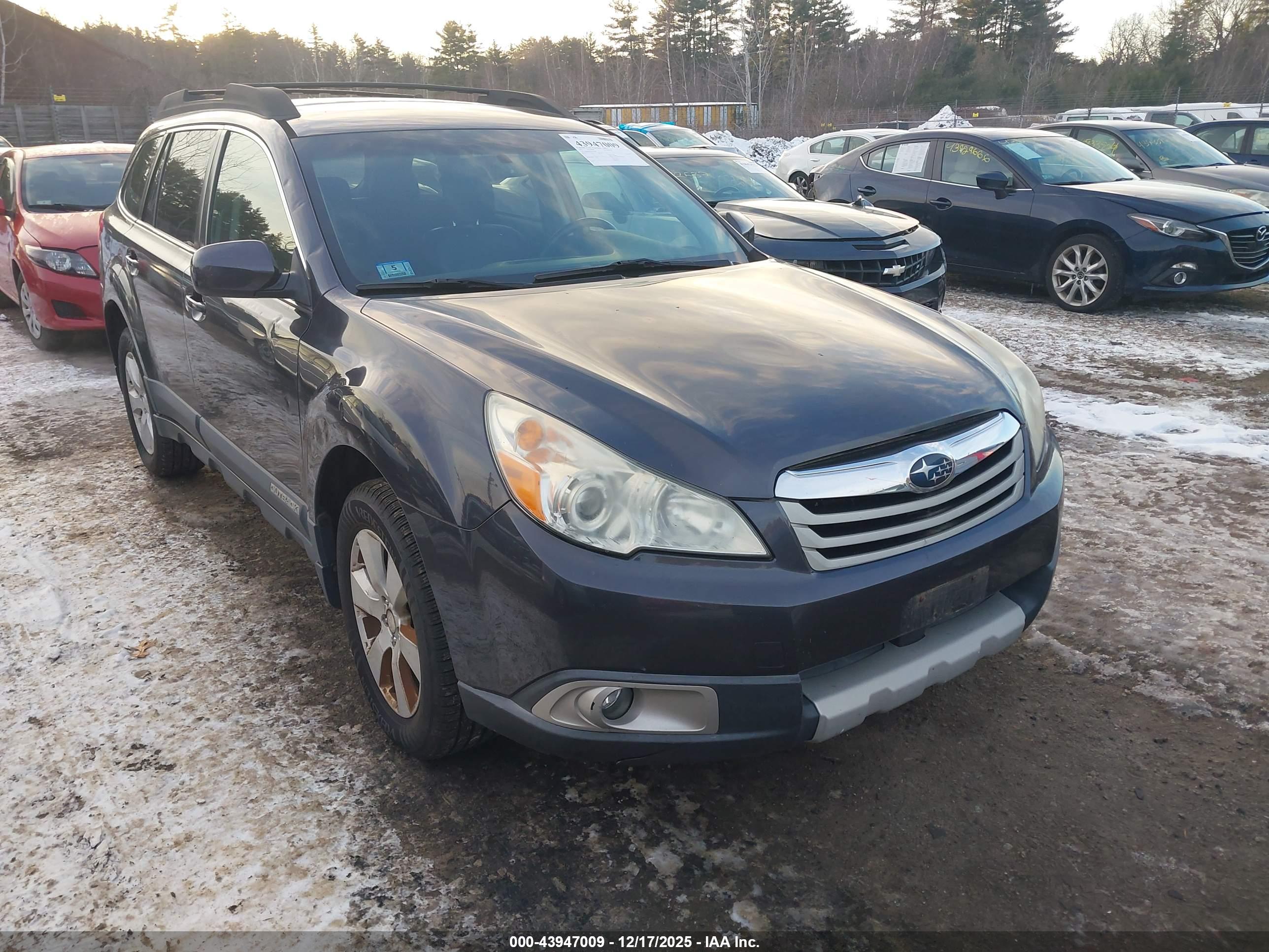 SUBARU OUTBACK image 6