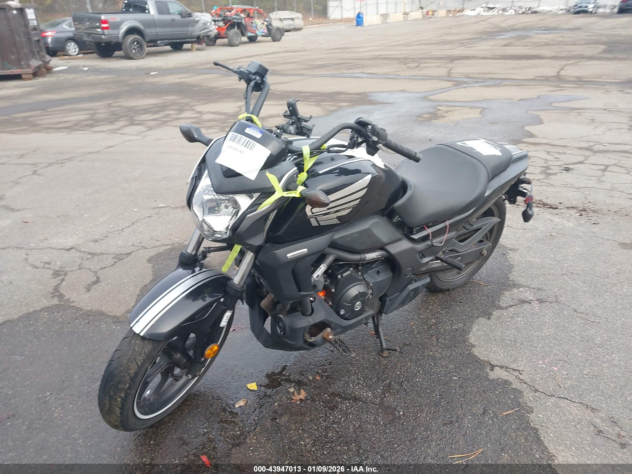 HONDA CTX700 image 2
