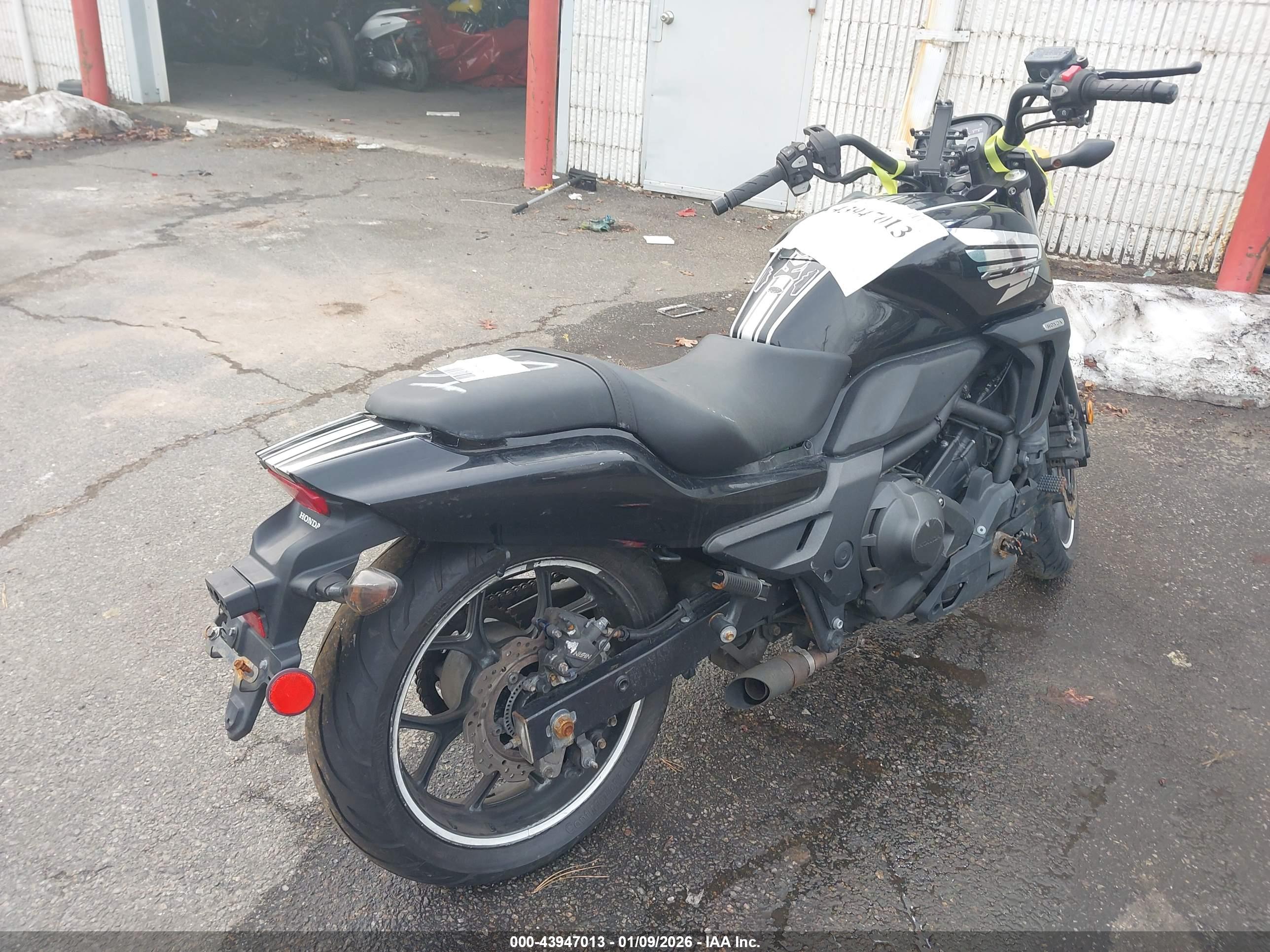 HONDA CTX700 image 4