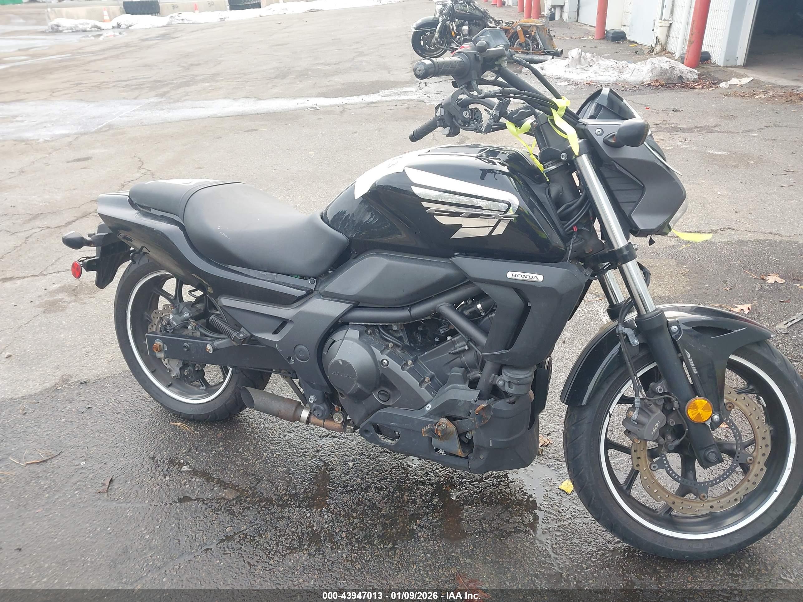 HONDA CTX700 image 8
