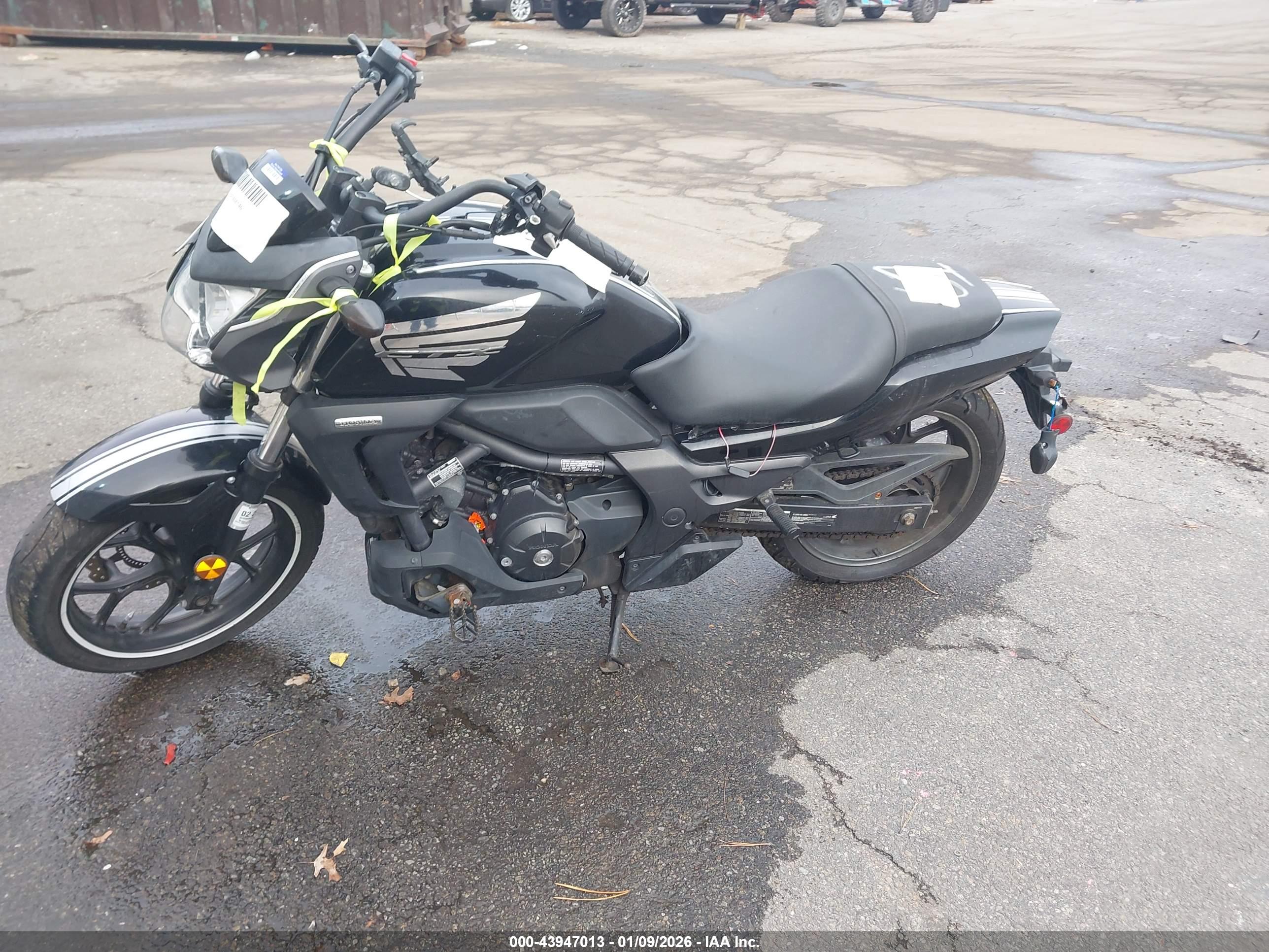 HONDA CTX700 image 9