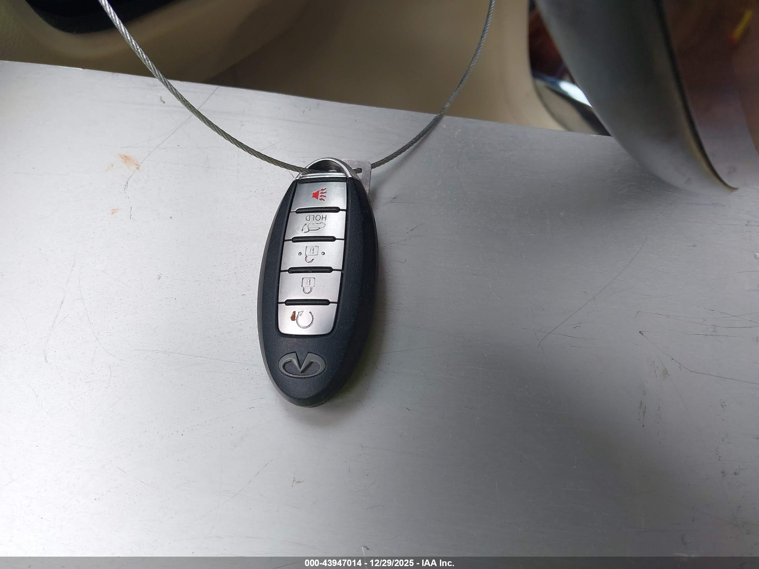 INFINITI QX80 image 11