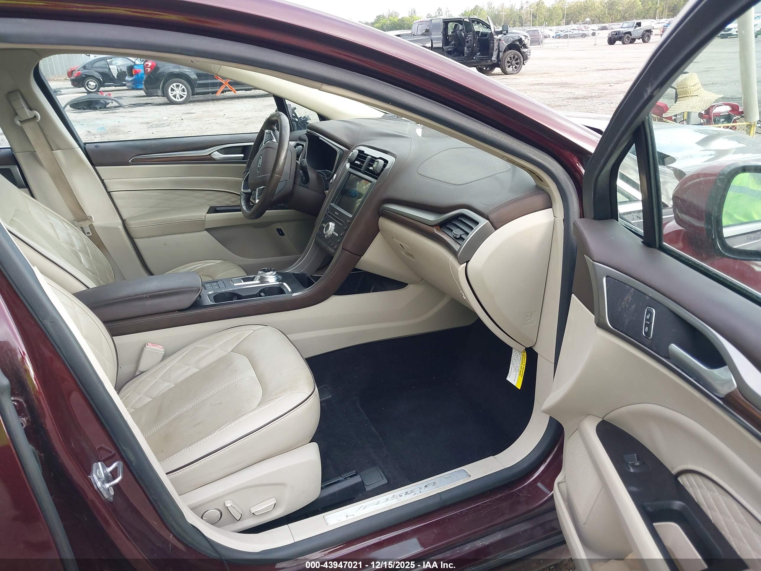 FORD FUSION image 5
