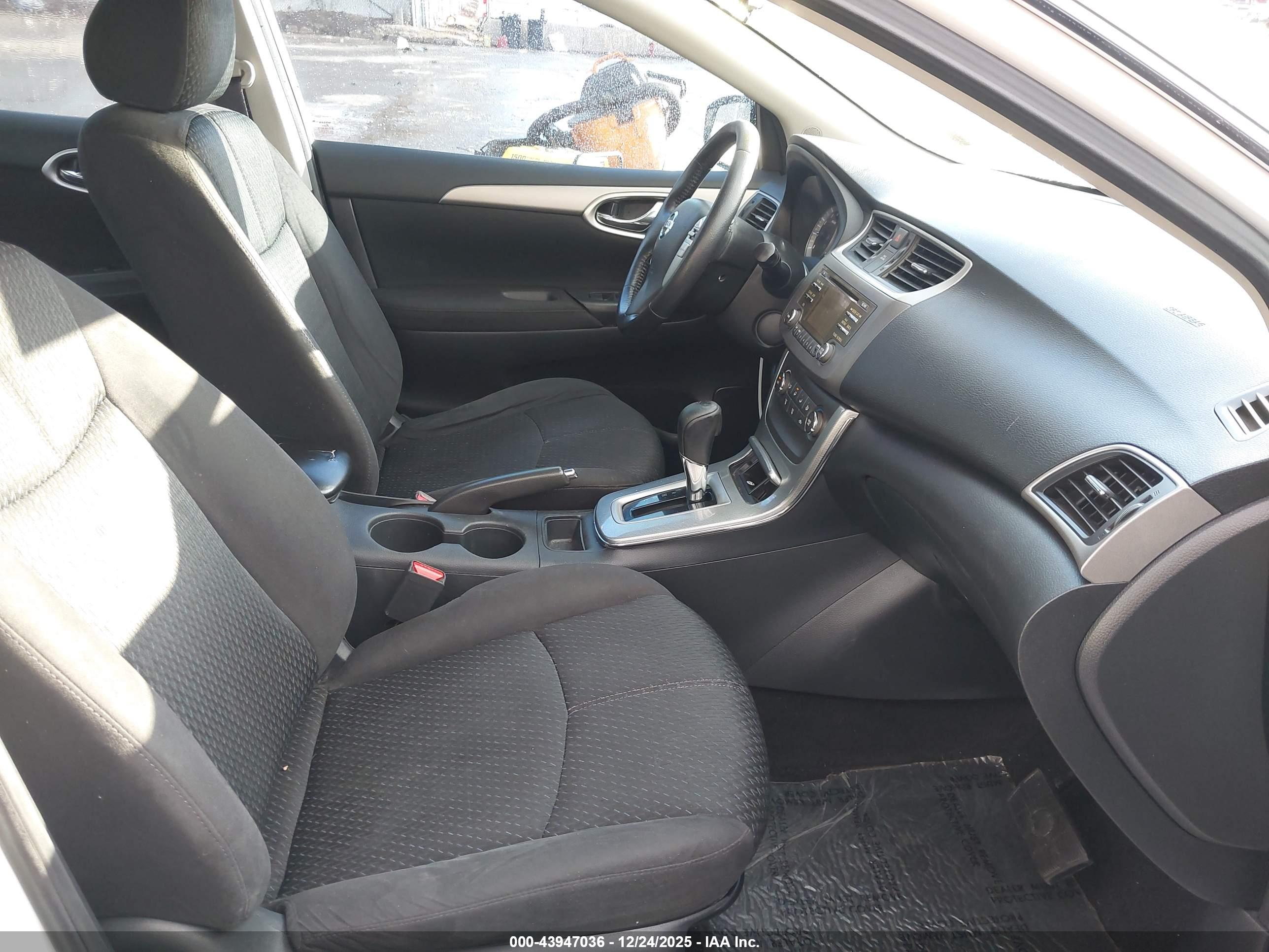 NISSAN SENTRA image 5