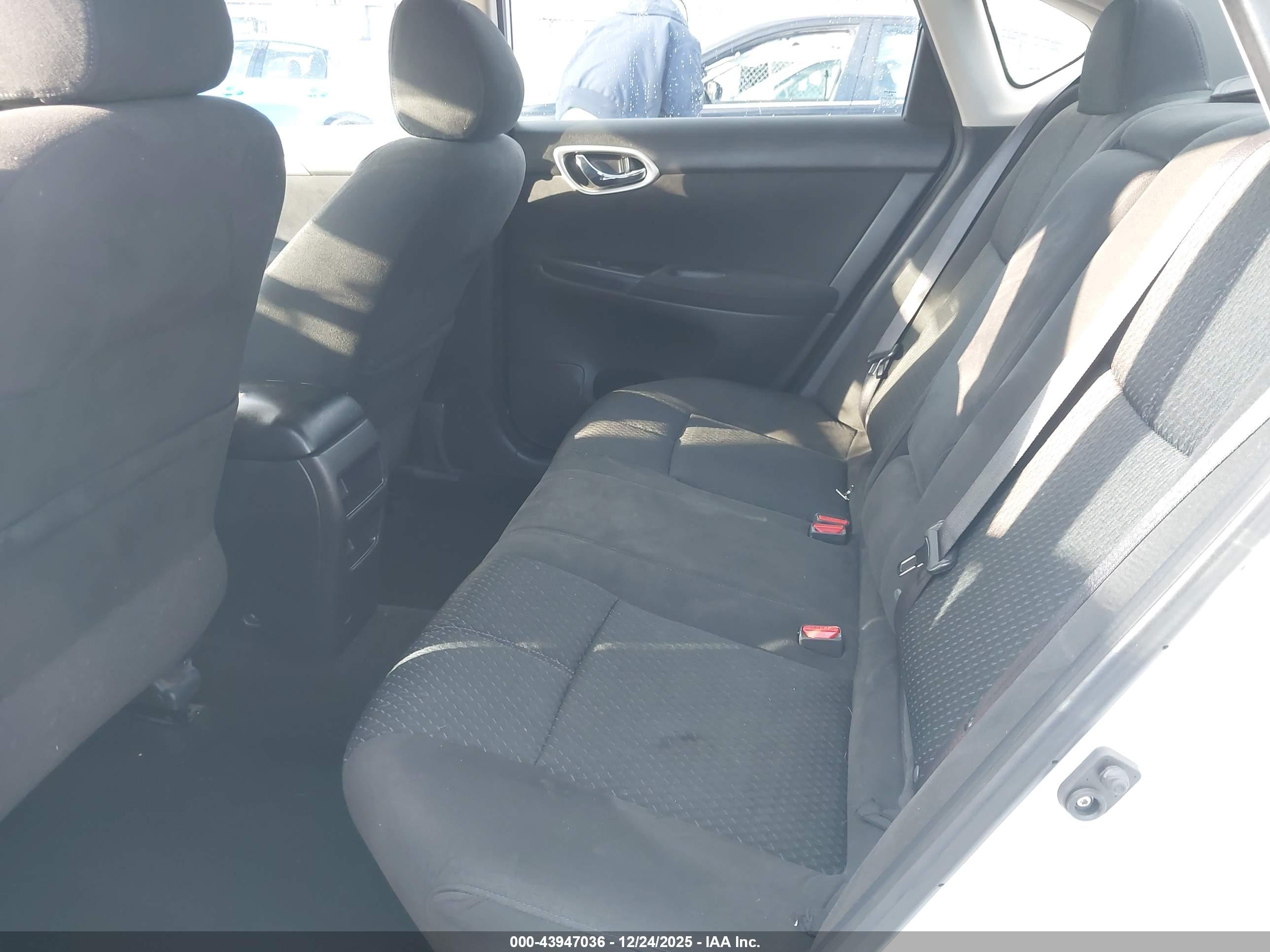 NISSAN SENTRA image 8