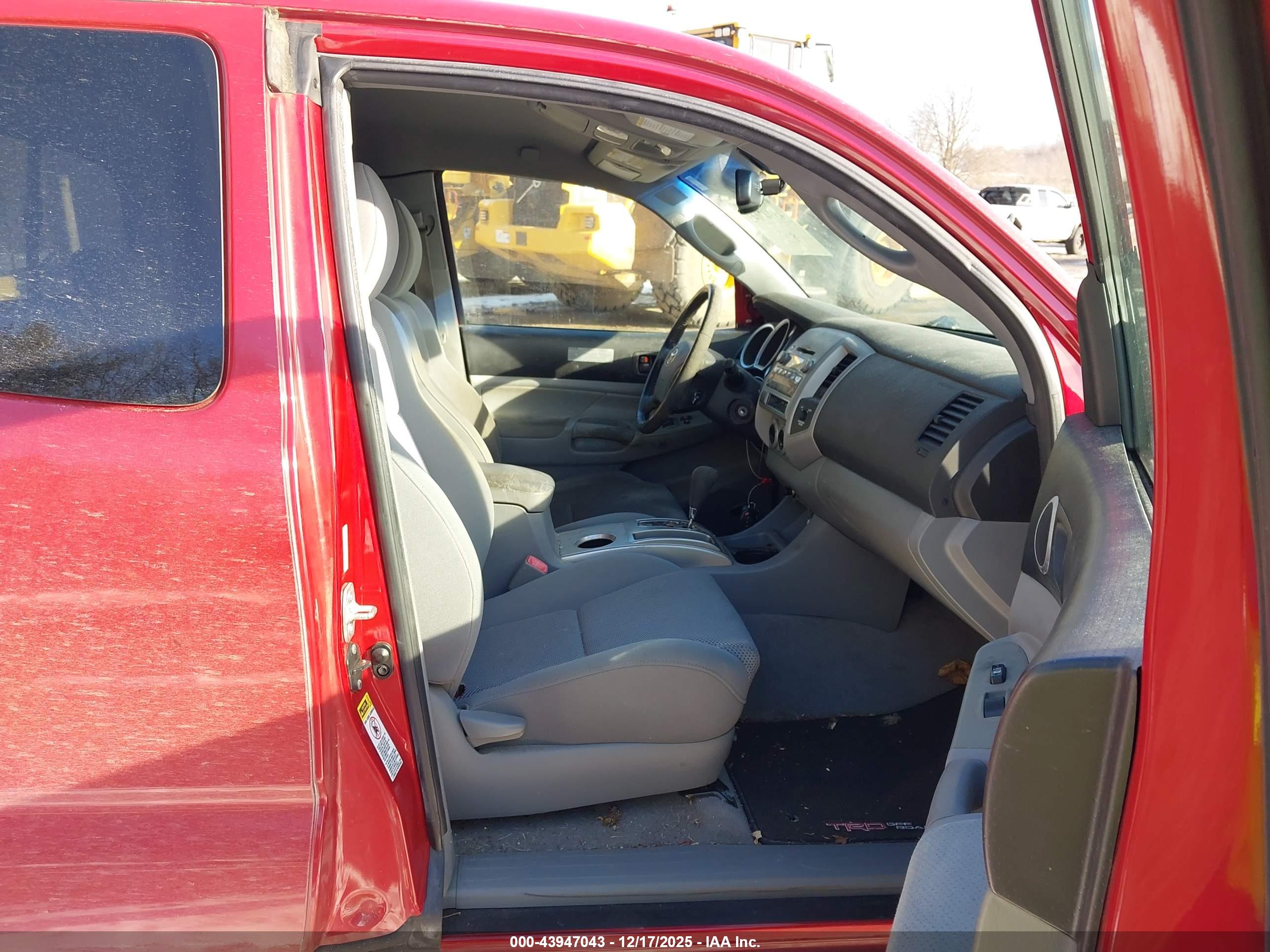 TOYOTA TACOMA image 5