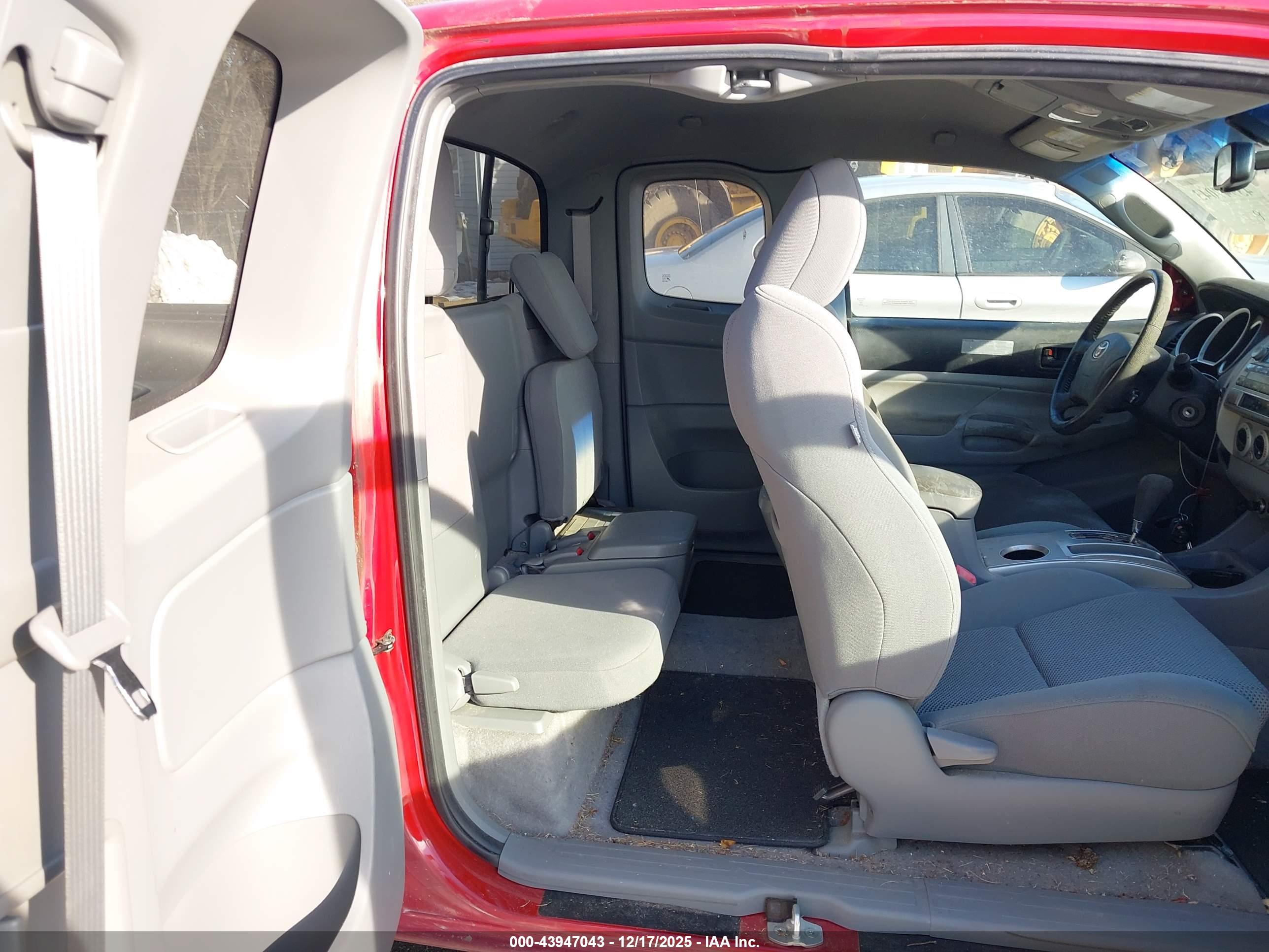TOYOTA TACOMA image 8