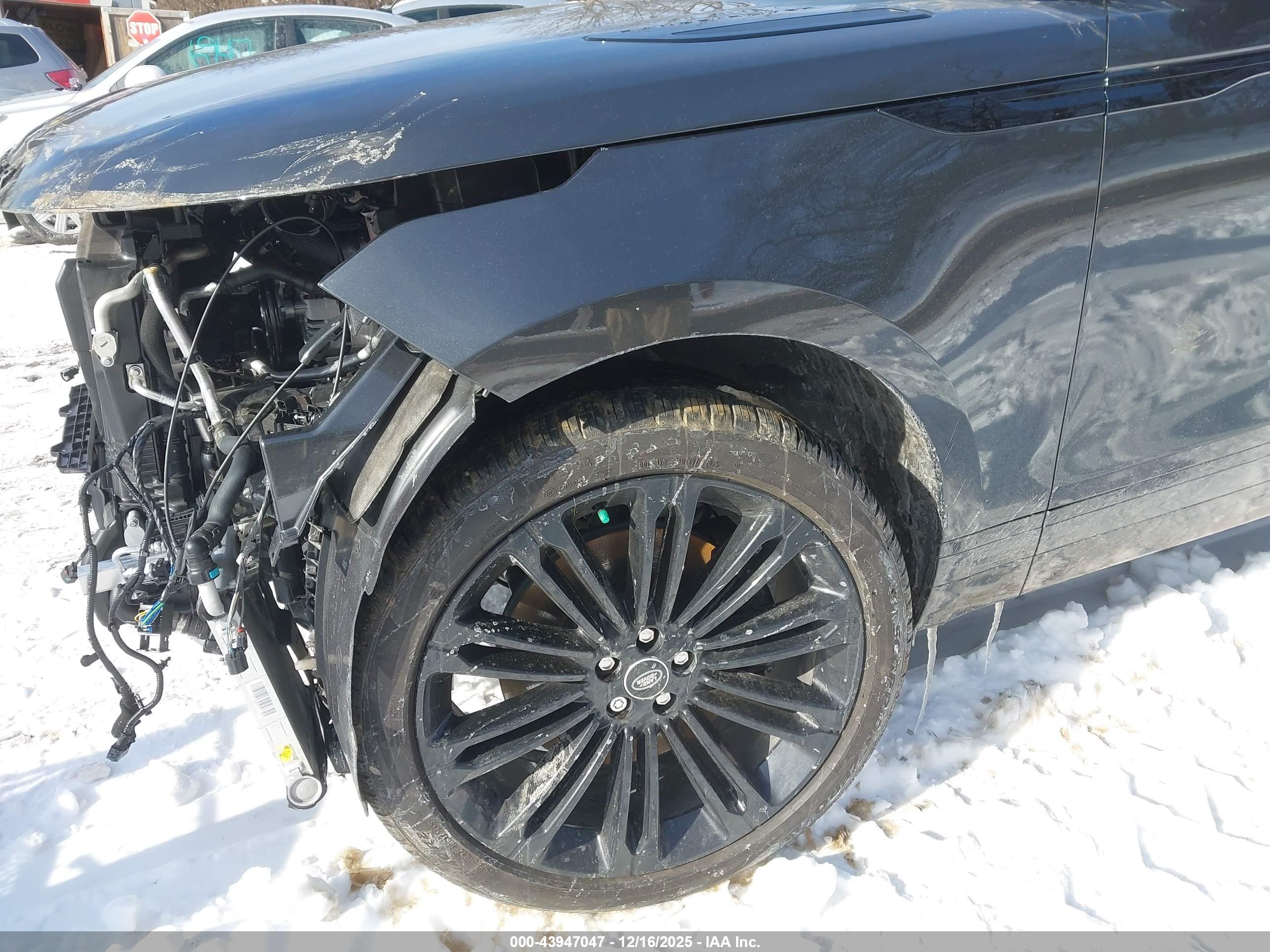 LAND ROVER image 6