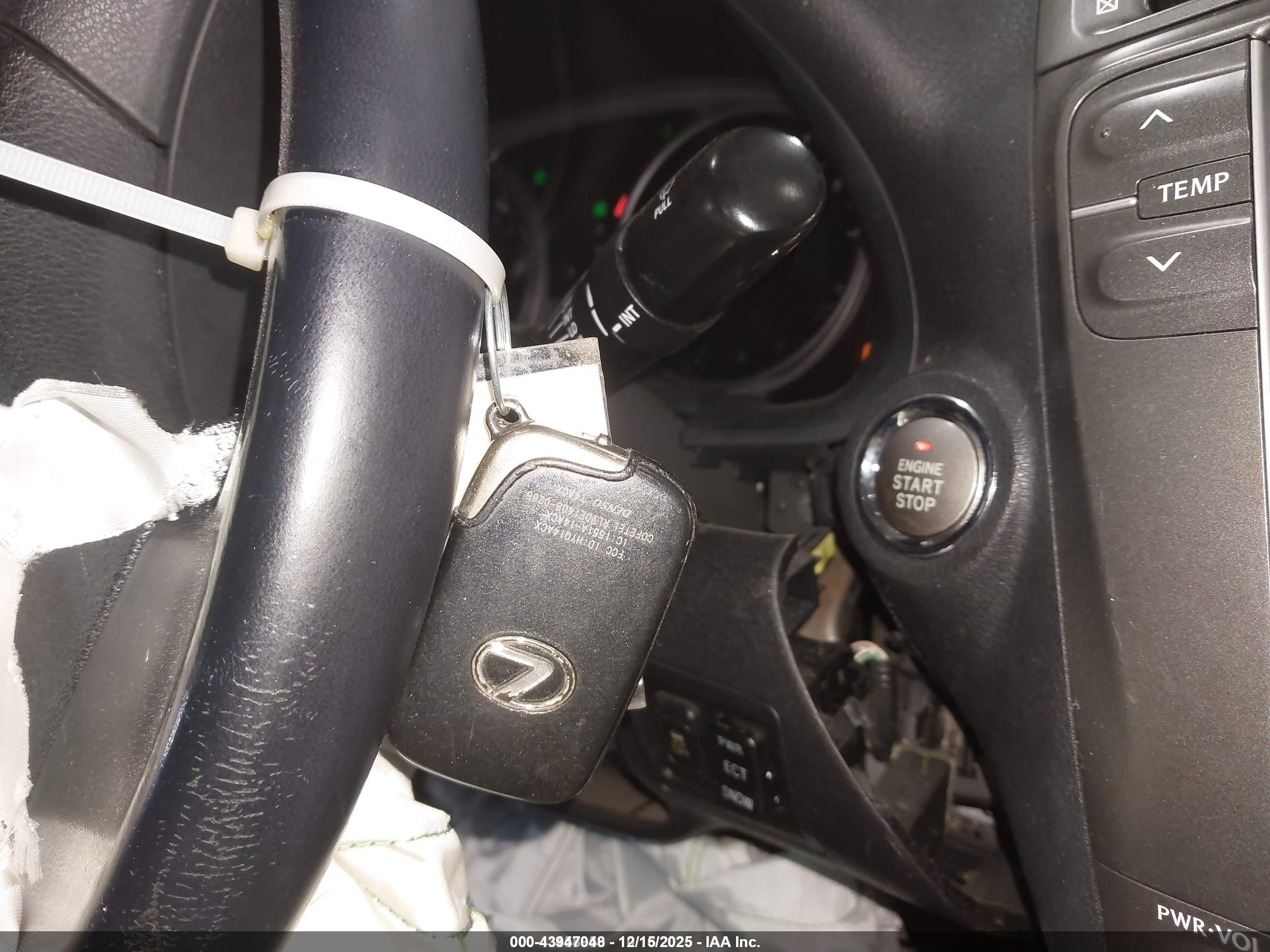 LEXUS IS image 11