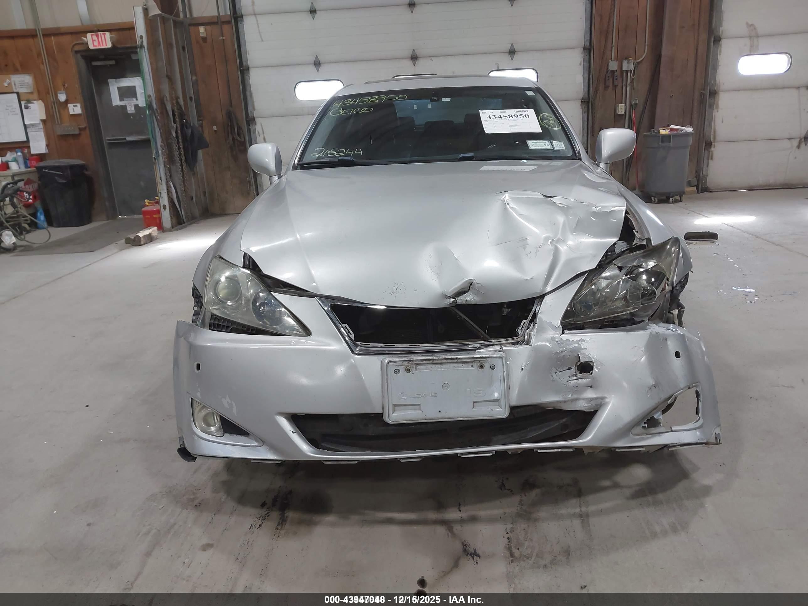 LEXUS IS image 6