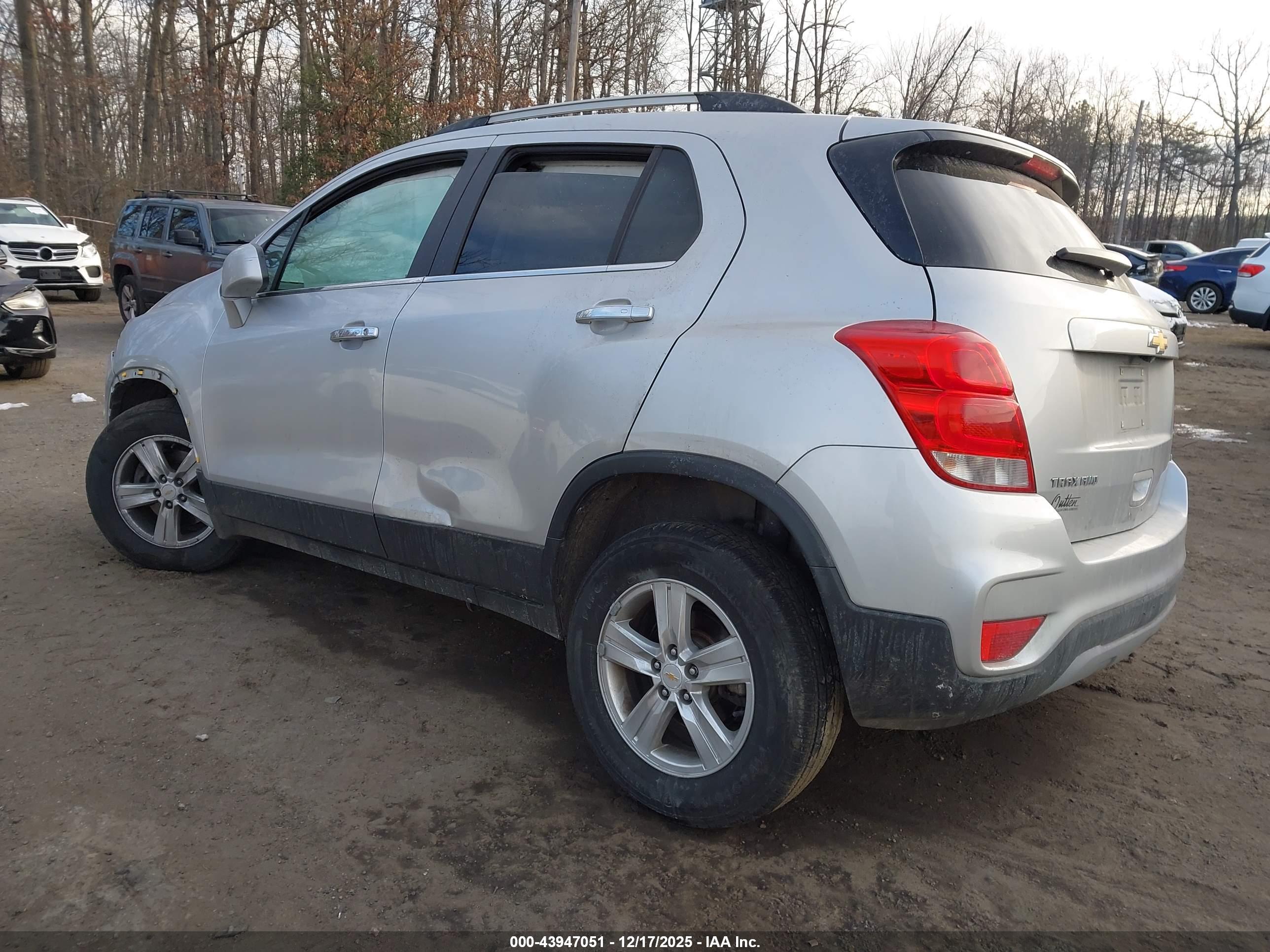 CHEVROLET TRAX image 3