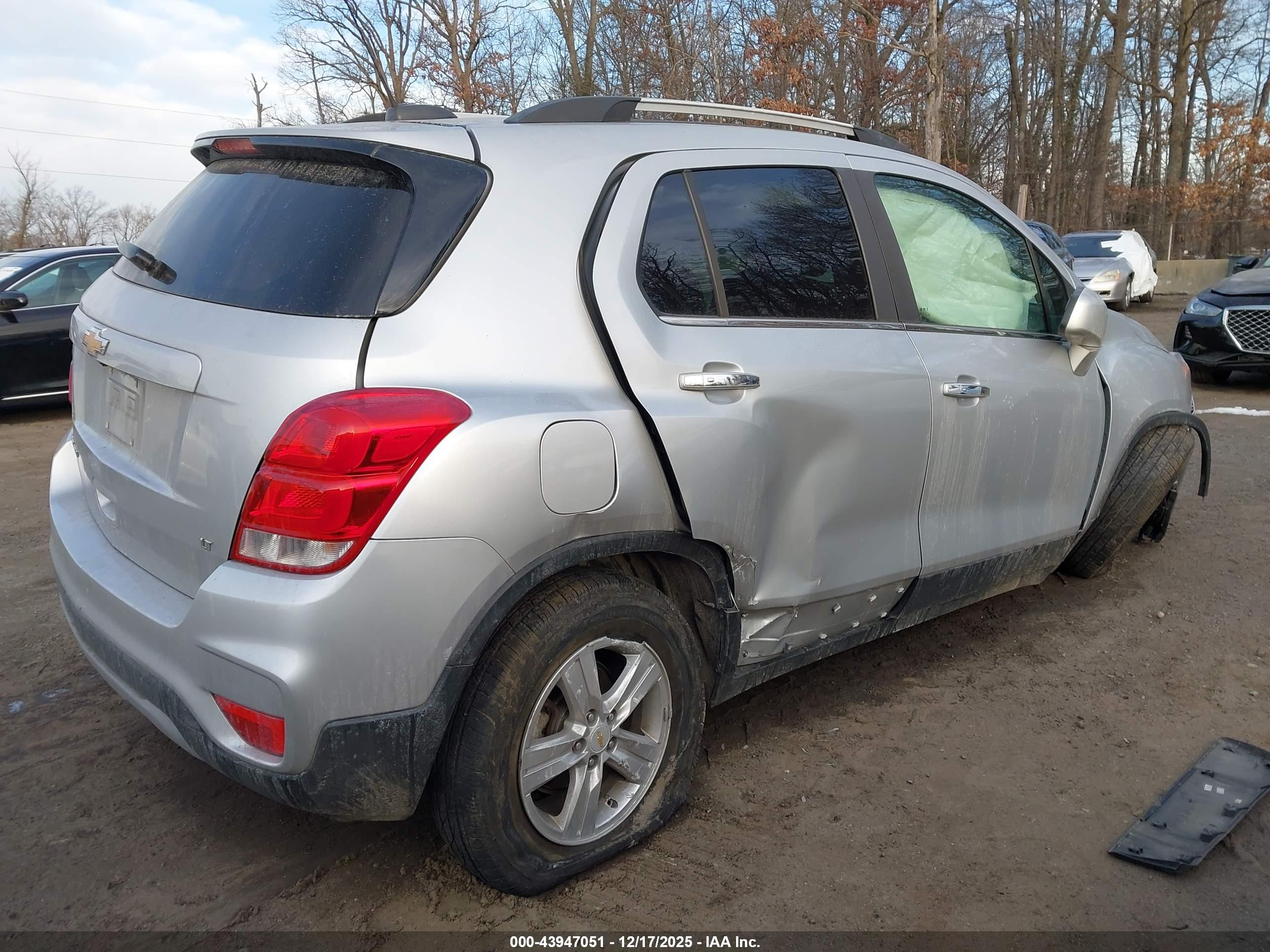 CHEVROLET TRAX image 4