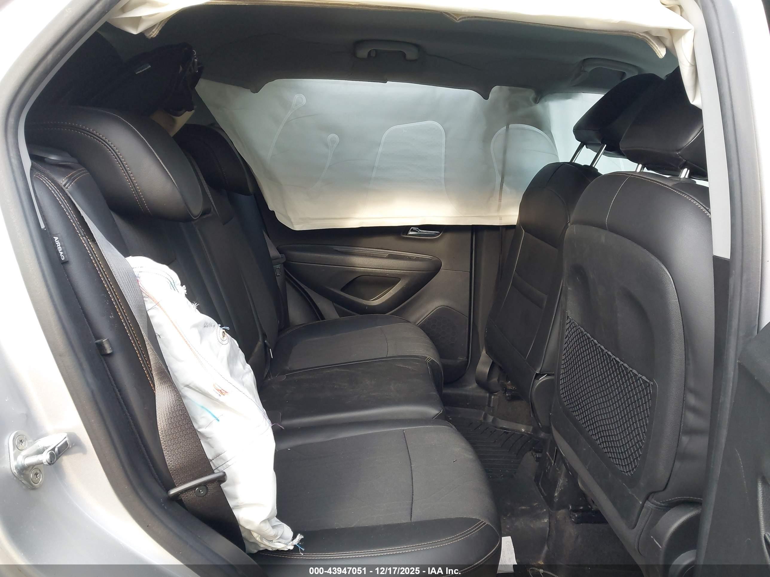 CHEVROLET TRAX image 8