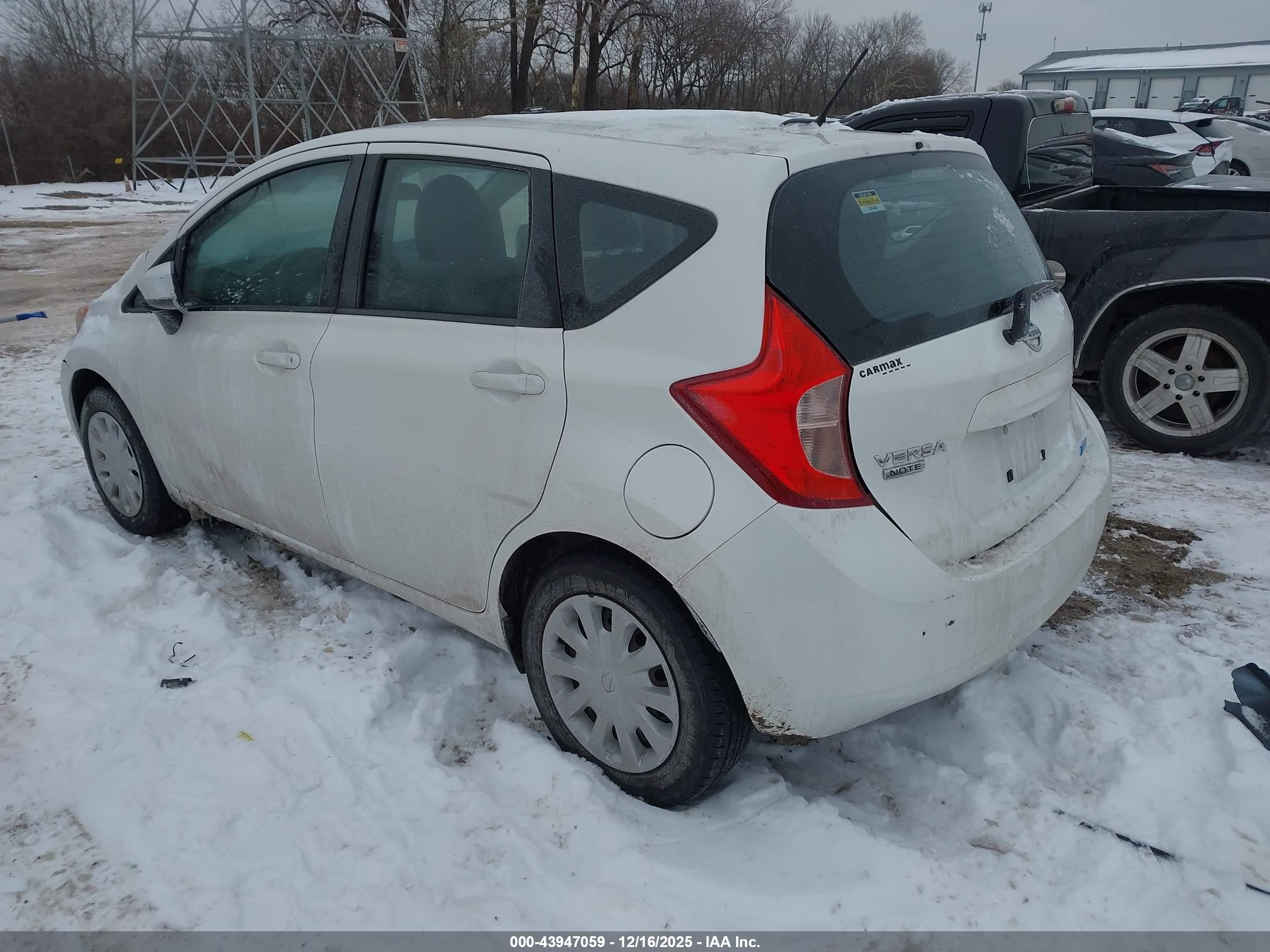 NISSAN VERSA image 3