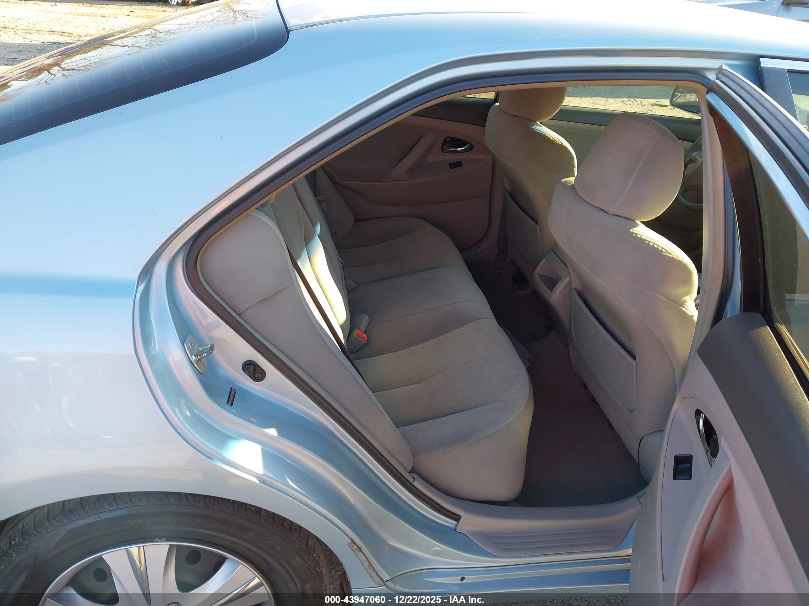 TOYOTA CAMRY image 8
