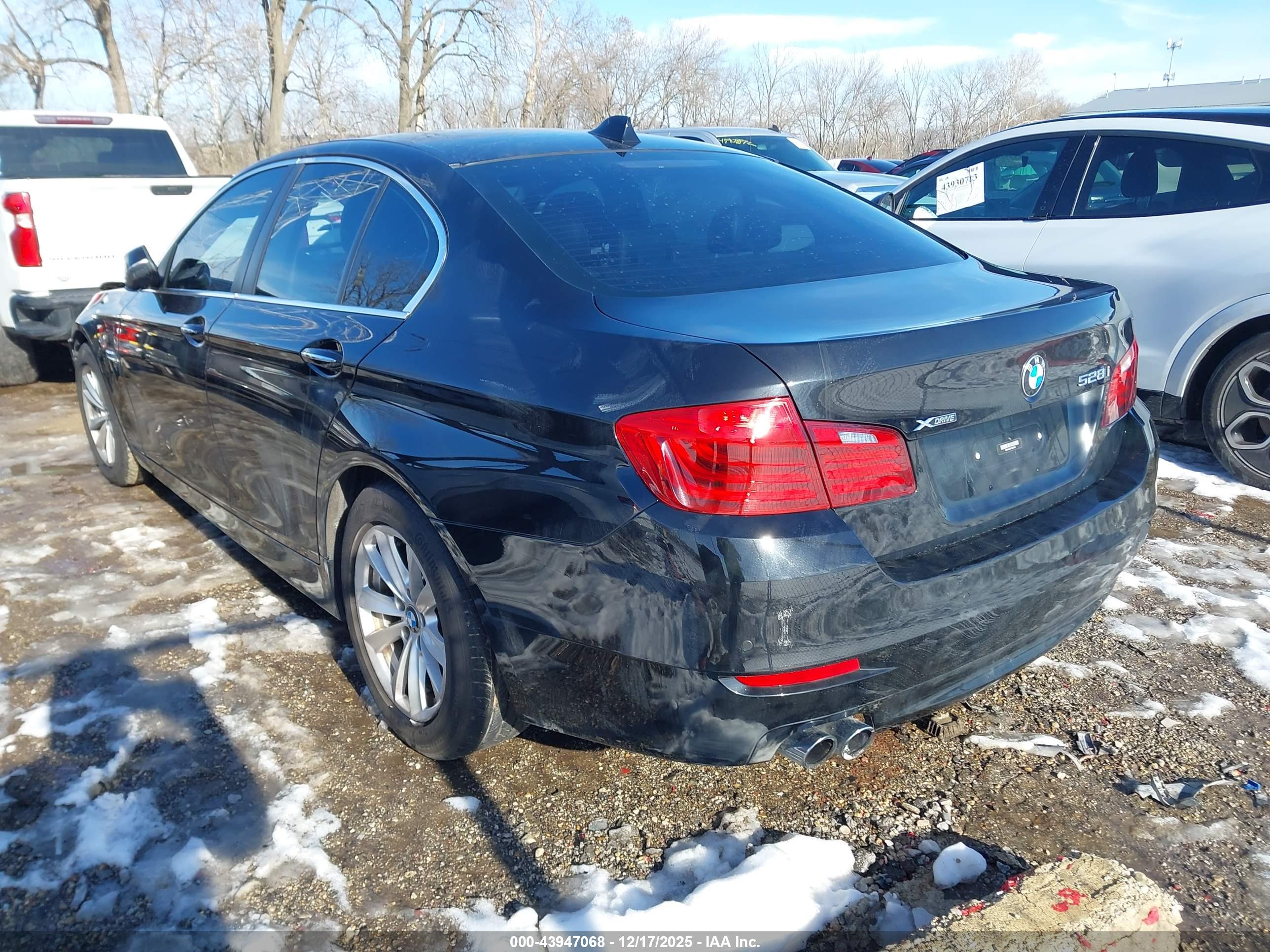 BMW 528I image 3