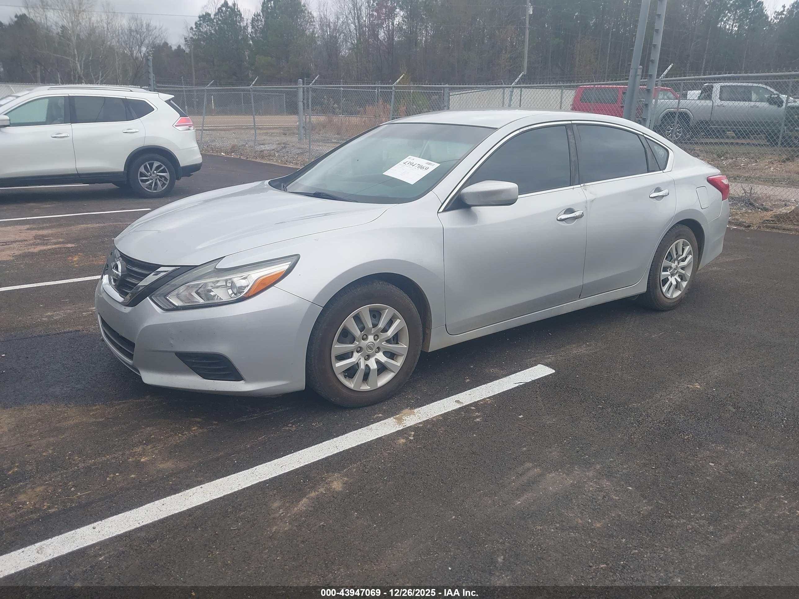 NISSAN ALTIMA image 2