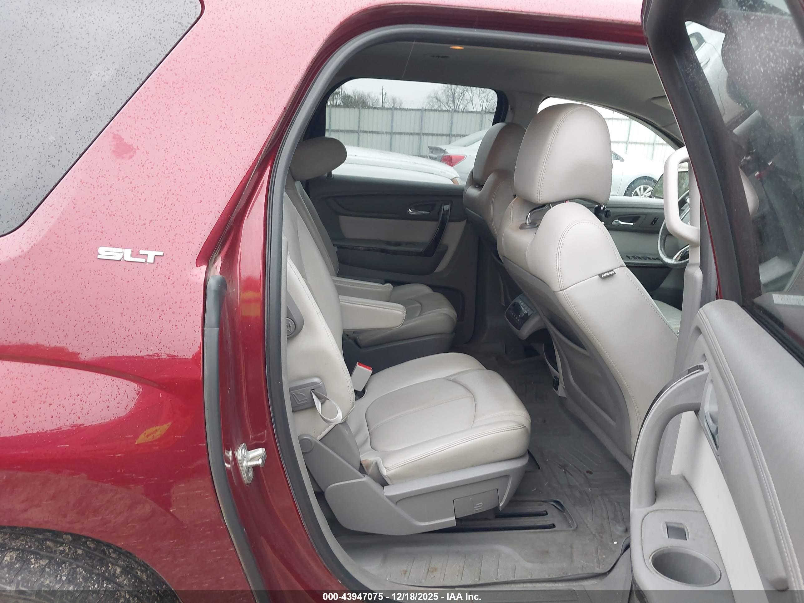 GMC ACADIA image 8