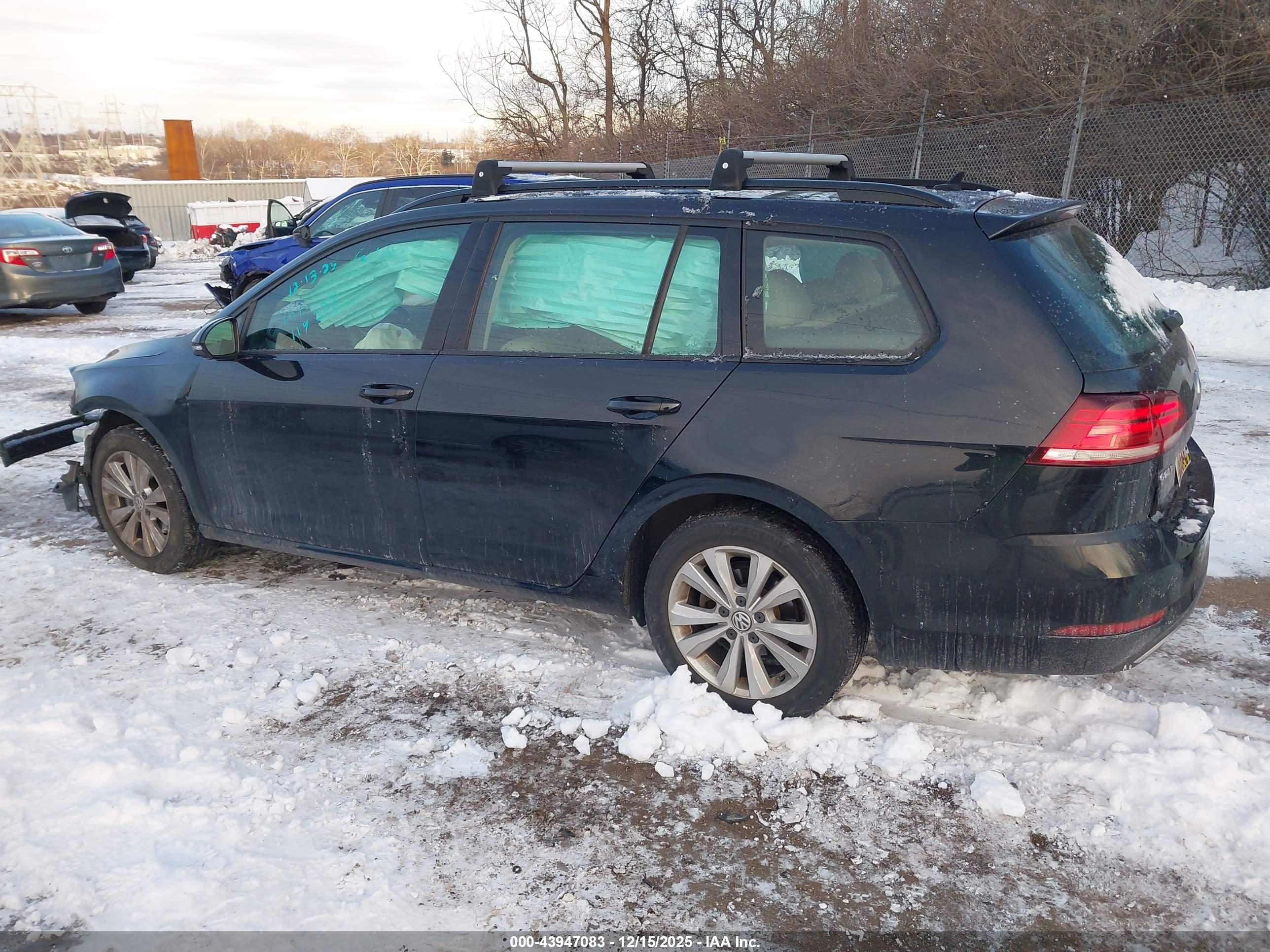 VOLKSWAGEN GOLF image 3