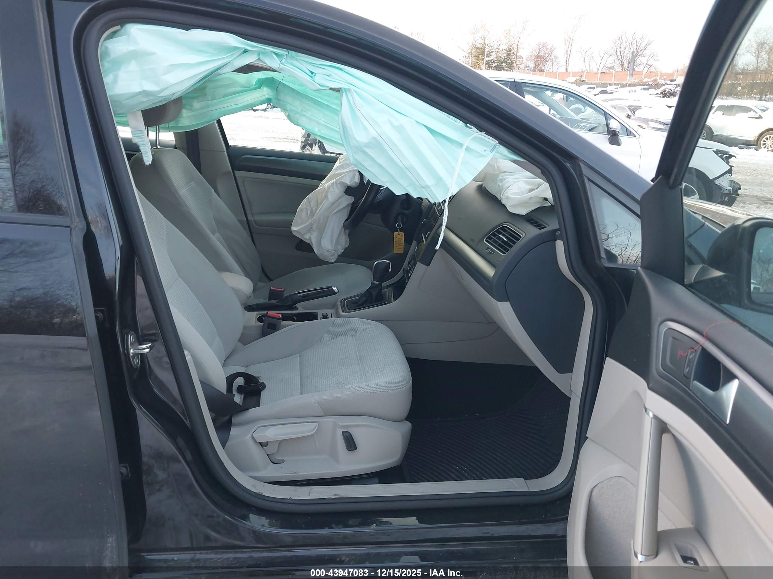 VOLKSWAGEN GOLF image 5