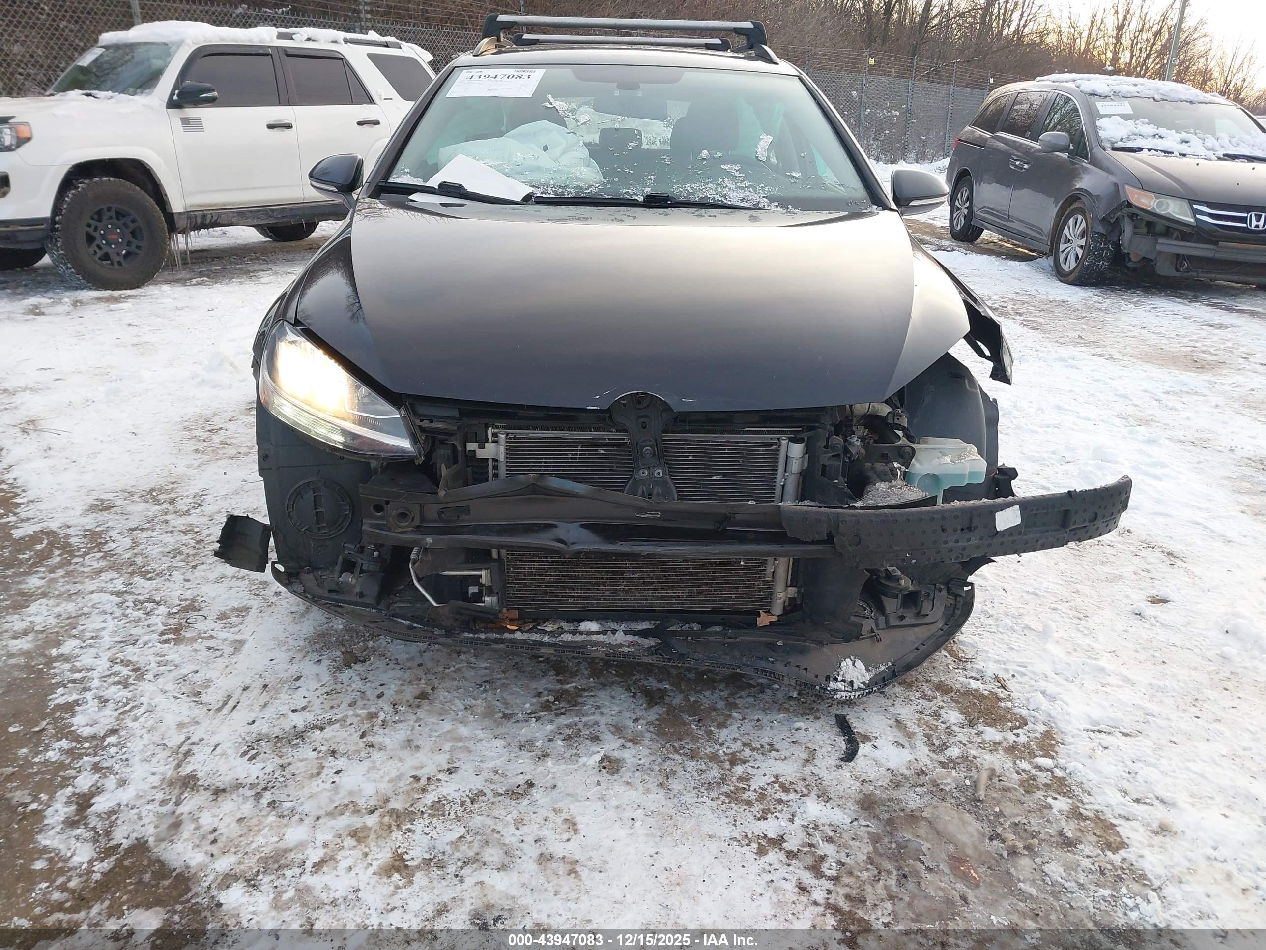 VOLKSWAGEN GOLF image 6