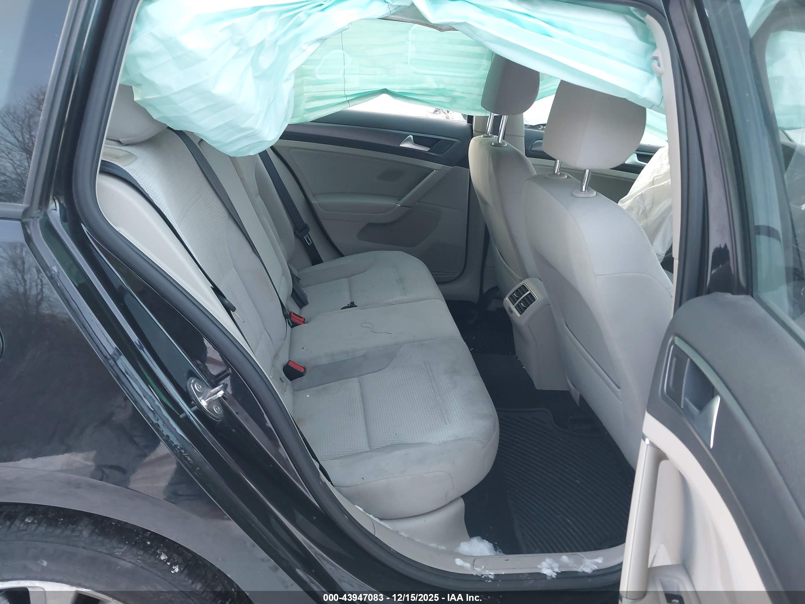 VOLKSWAGEN GOLF image 8