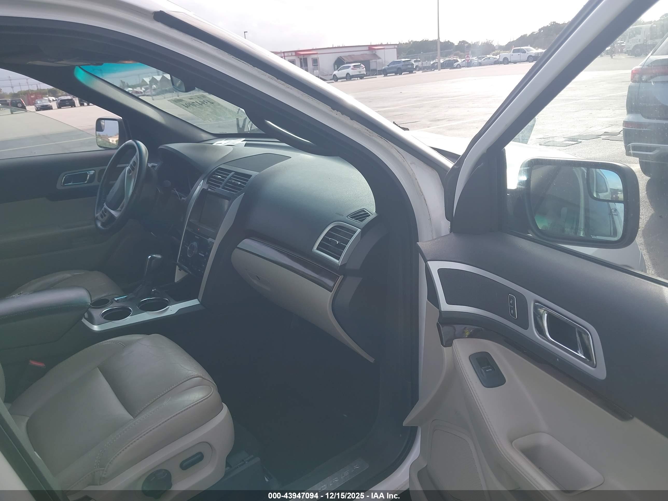 FORD EXPLORER image 5