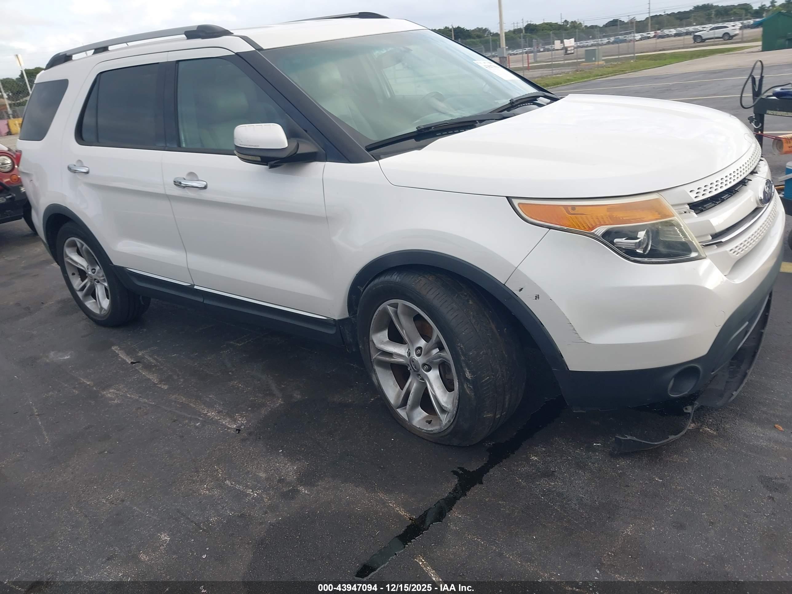 FORD EXPLORER image 6