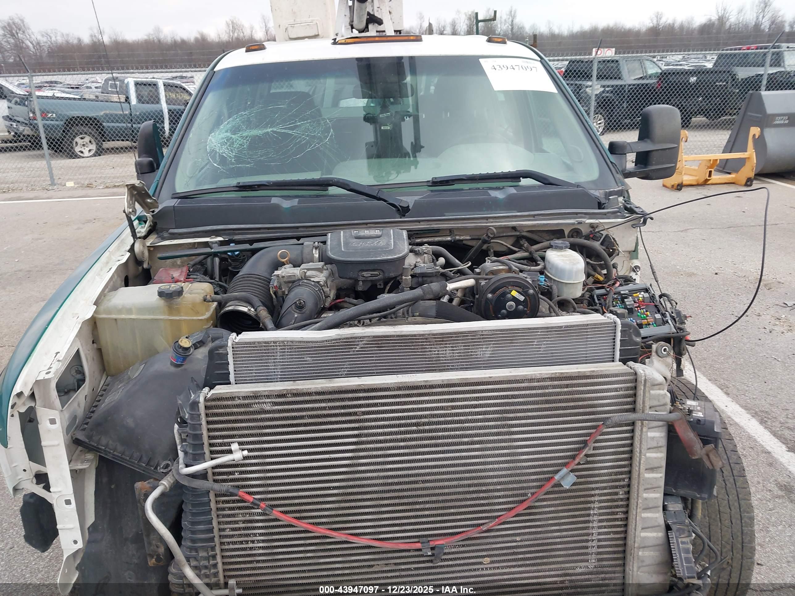 CHEVROLET SILVERADO image 10