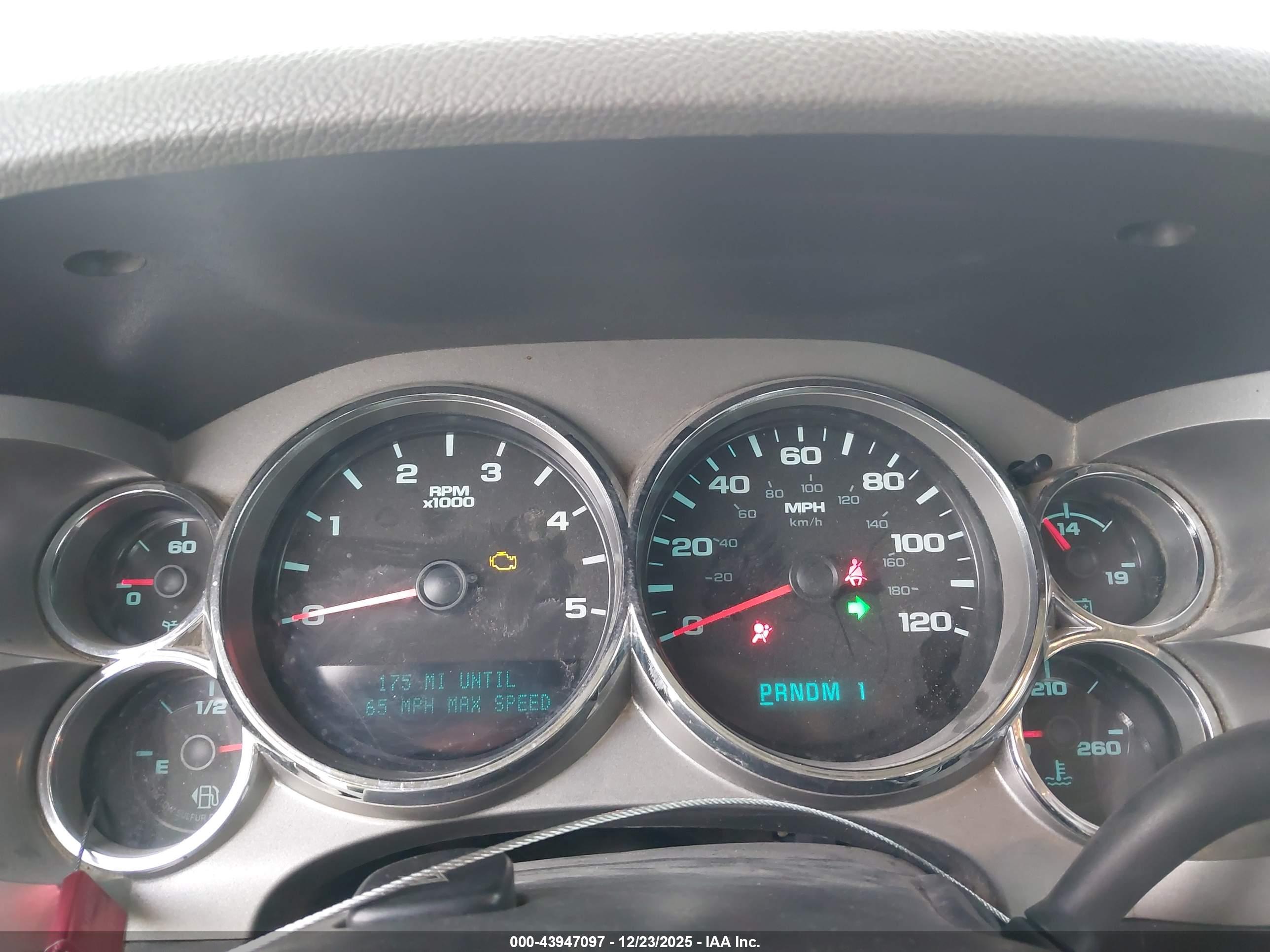 CHEVROLET SILVERADO image 6
