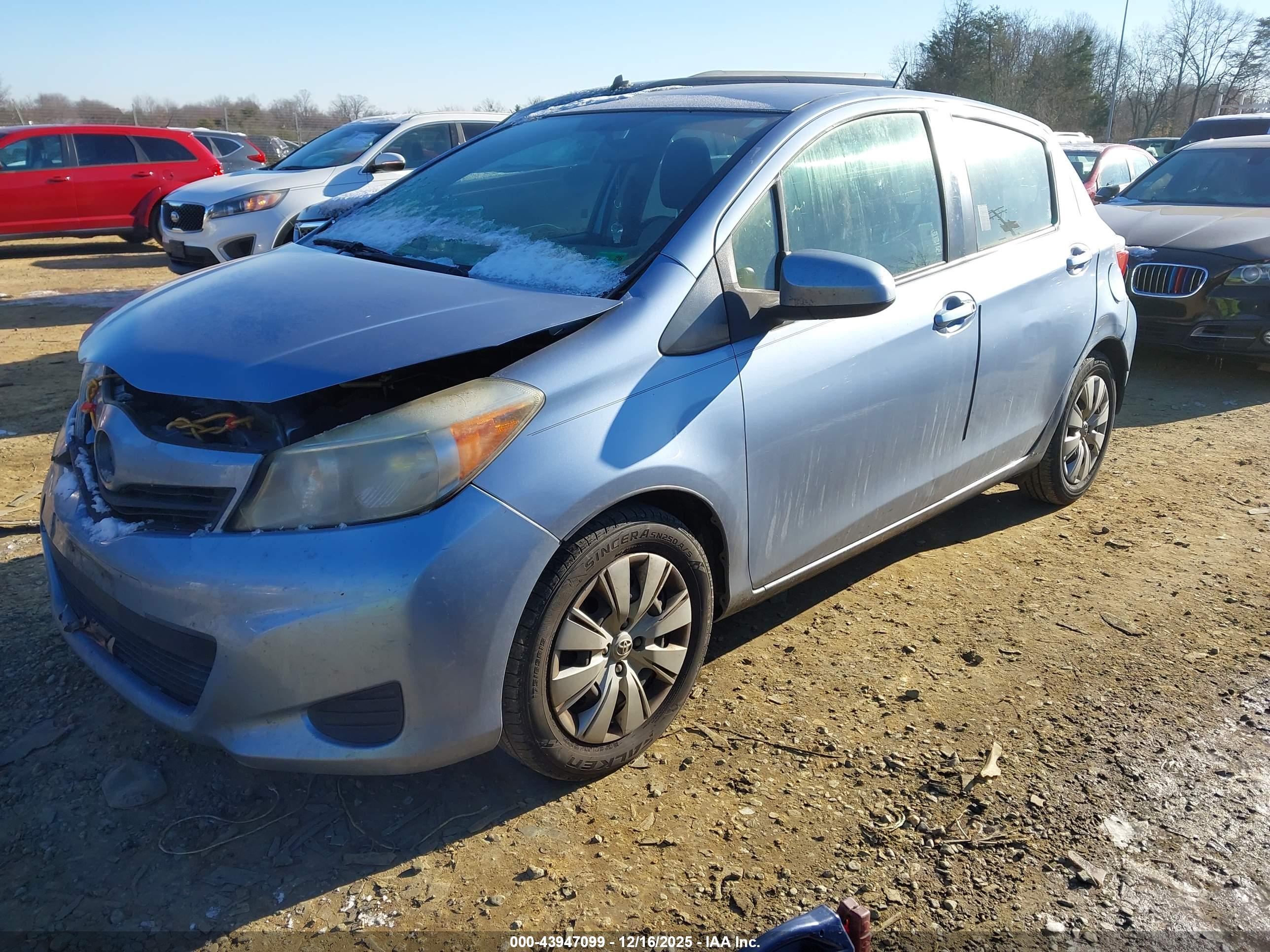 TOYOTA YARIS image 2