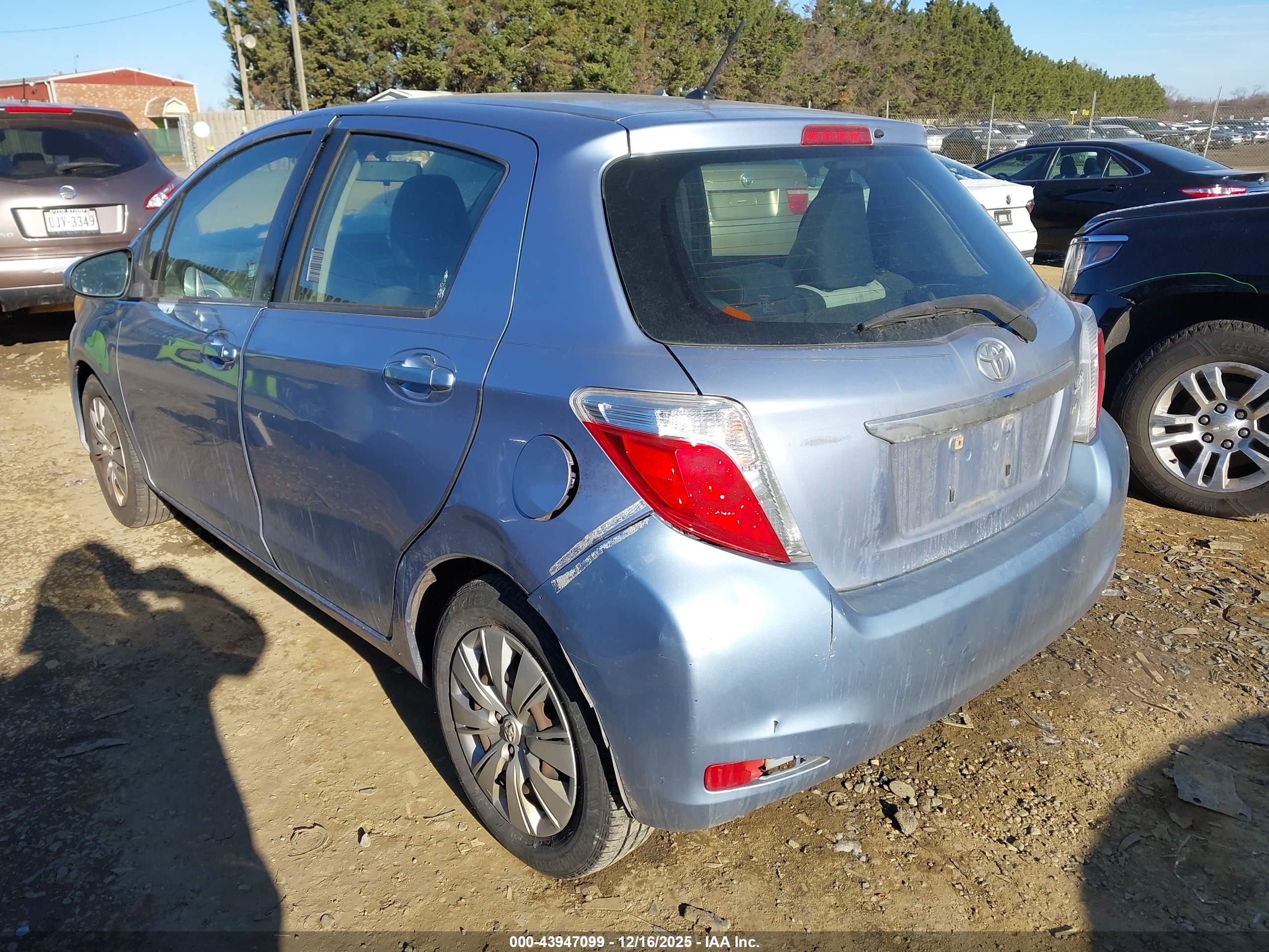 TOYOTA YARIS image 3