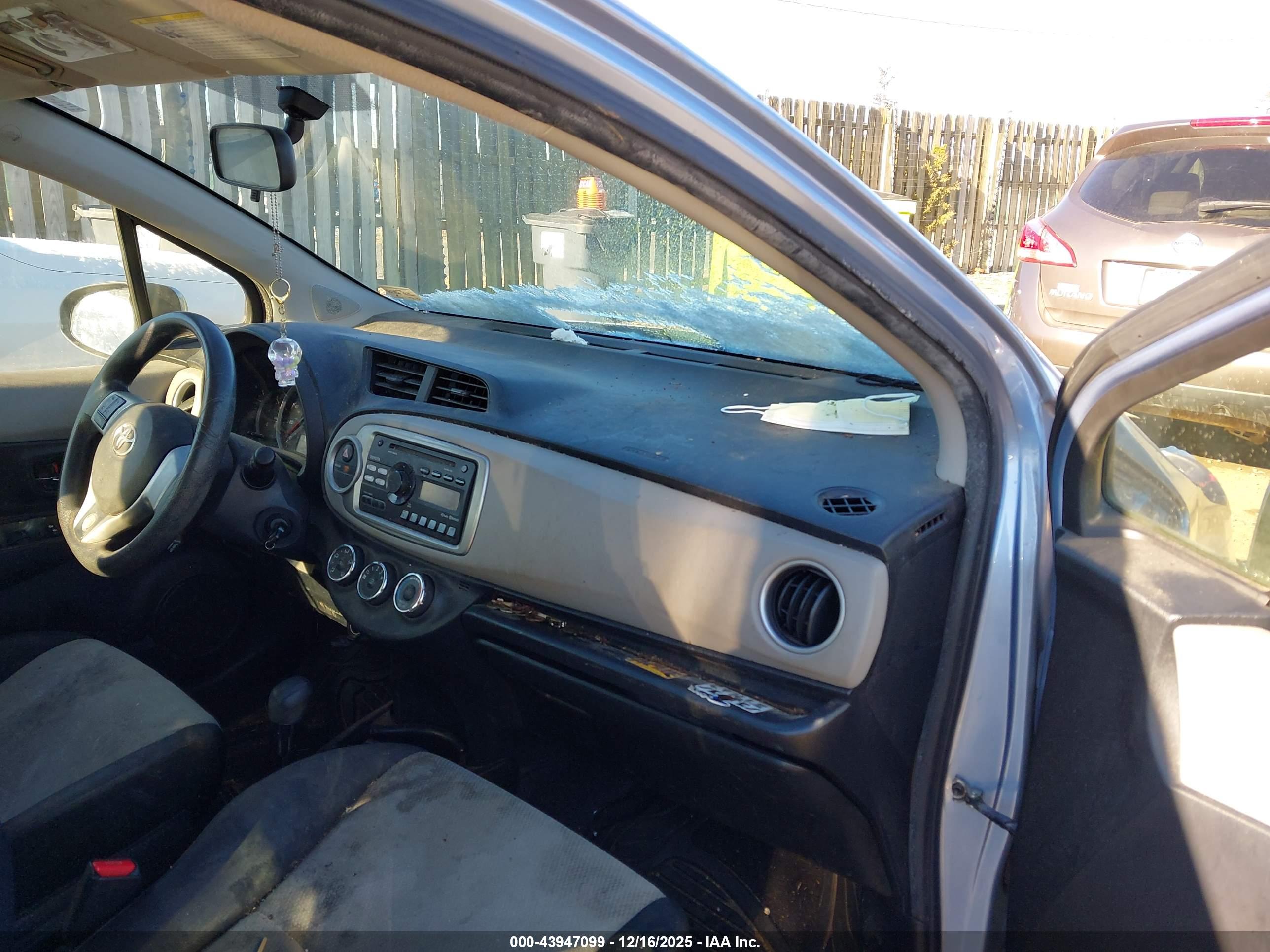 TOYOTA YARIS image 5