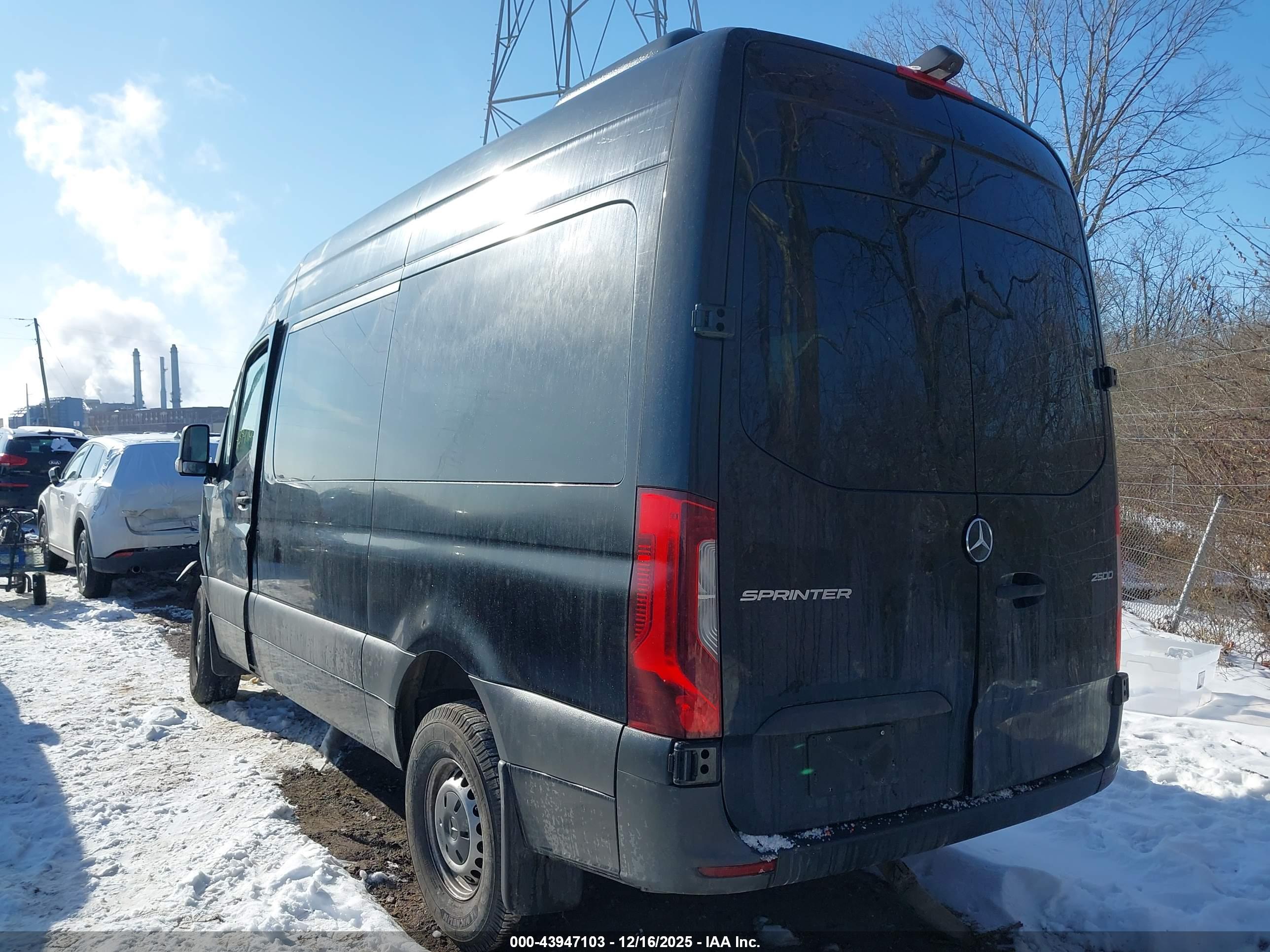 MERCEDES-BENZ SPRINTER image 3